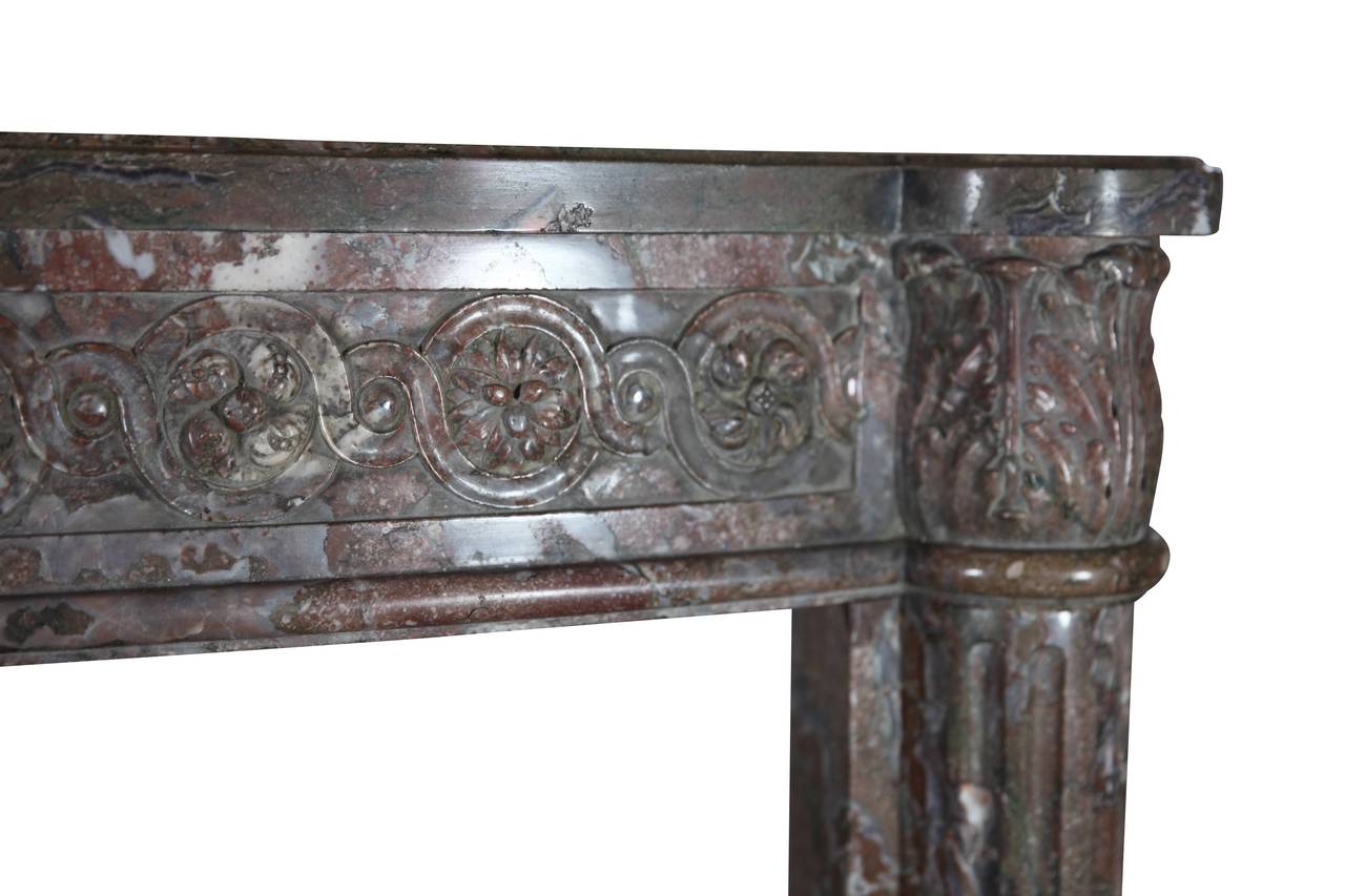 Marbre Cheminée française du XVIIIe siècle, Classic Mantels, unique en son genre en vente