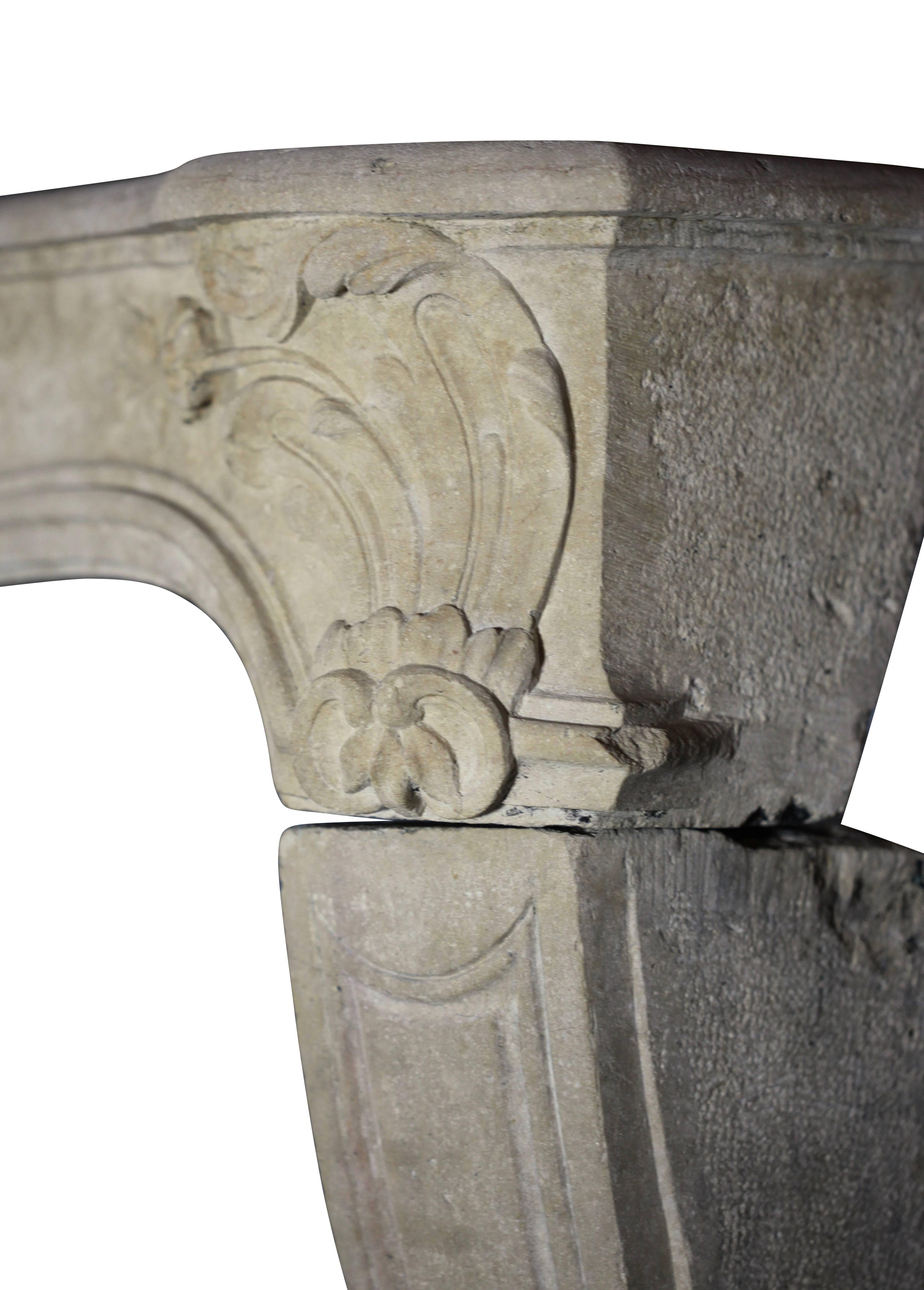 18th Century French Classic Country Antique Fireplace Mantle in Limestone For Sale 1