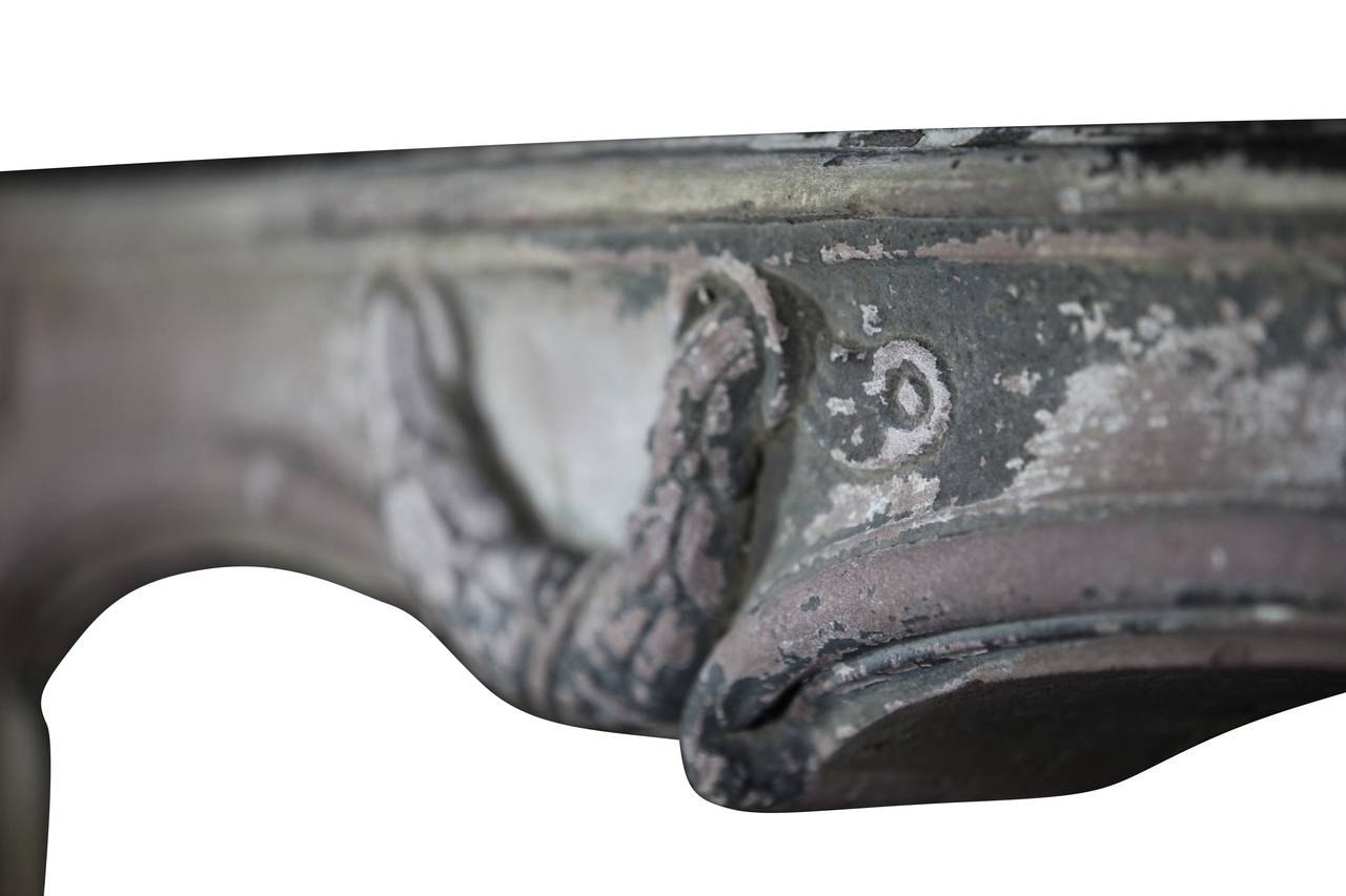 Französischer Country-Vintage-Kamin aus Grezstein mit Patina aus dem 18. Jahrhundert im Angebot 1