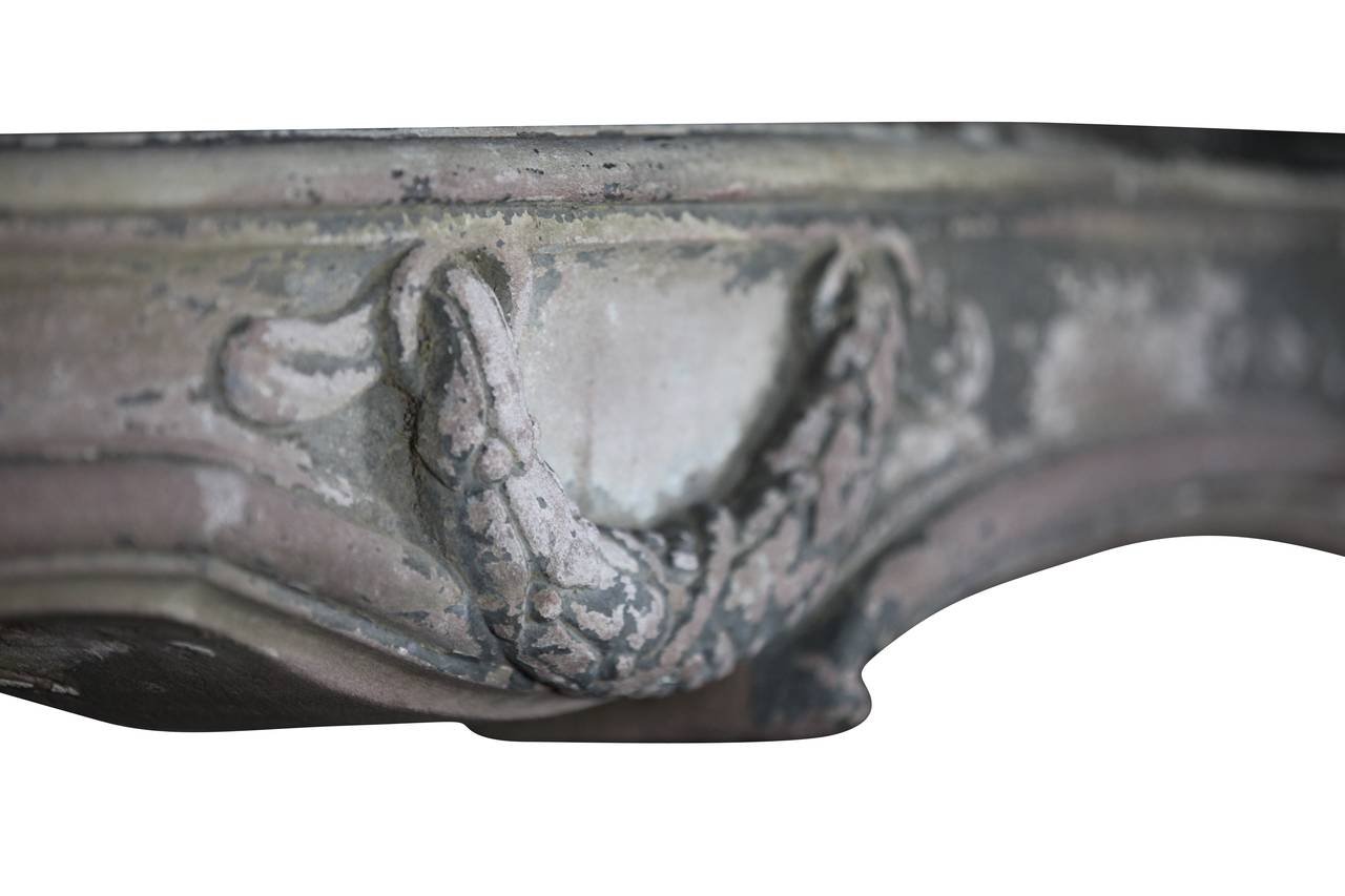 Französischer Country-Vintage-Kamin aus Grezstein mit Patina aus dem 18. Jahrhundert im Angebot 3