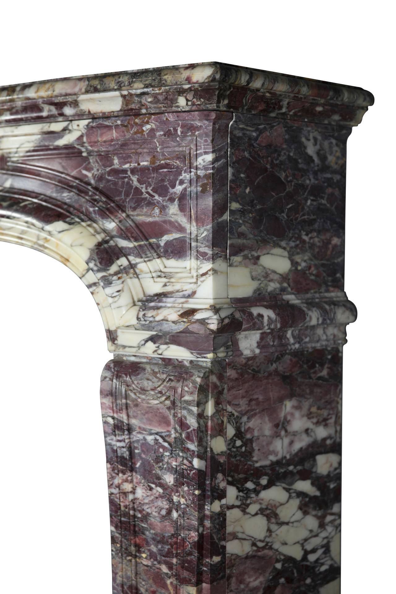 Marbre Encadrement de cheminée ancien en marbre royal Brêche violet français Chique en vente