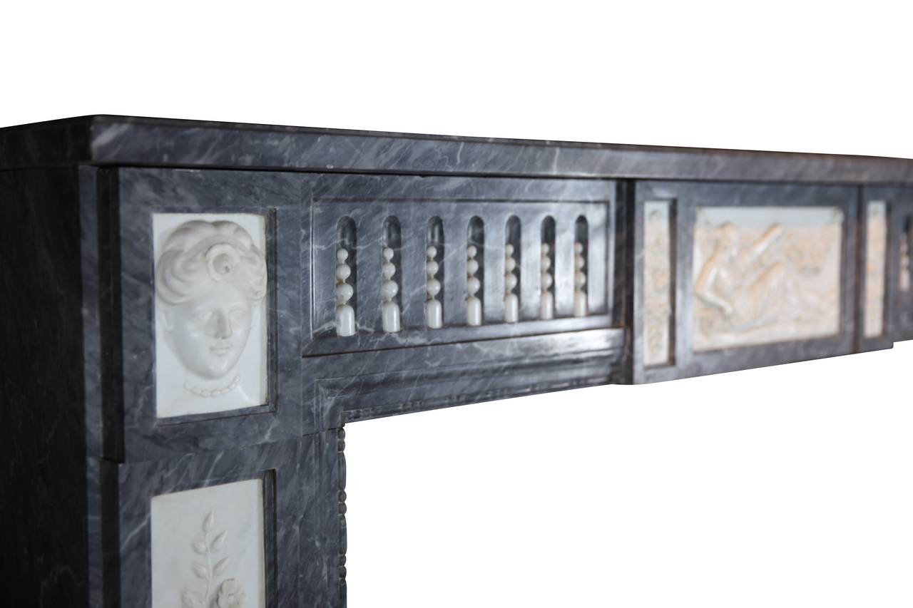 18th Century Fine European Antique Fireplace Surround in Marble from Bruges For Sale 1