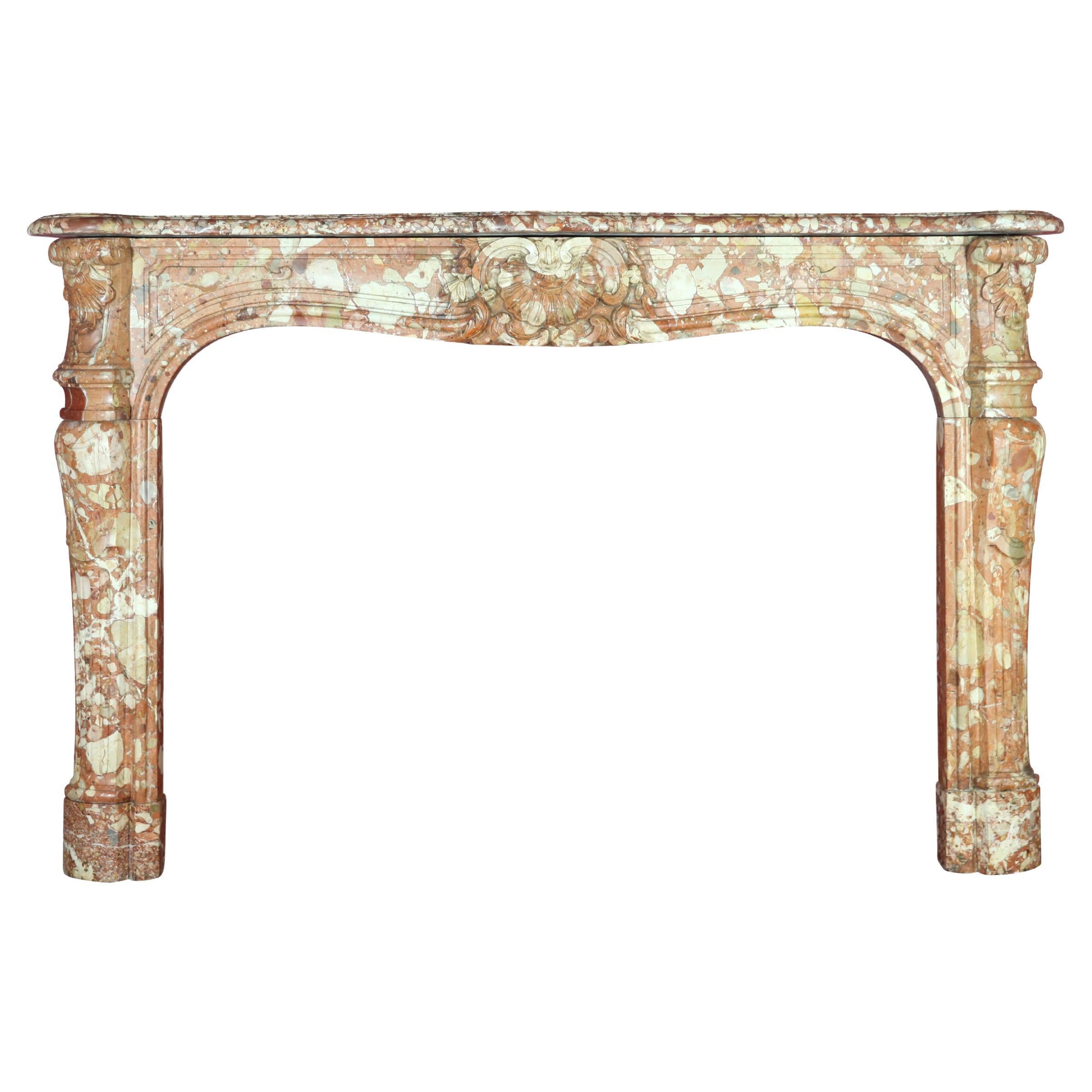 Seltenes Breccia-Marmor-Kamin-Piece aus dem 18. Jahrhundert für Luxury Living im Angebot