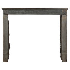 Cornice per camino in stile neoclassico in pietra naturale bicolore grigia - Eleganza rustica
