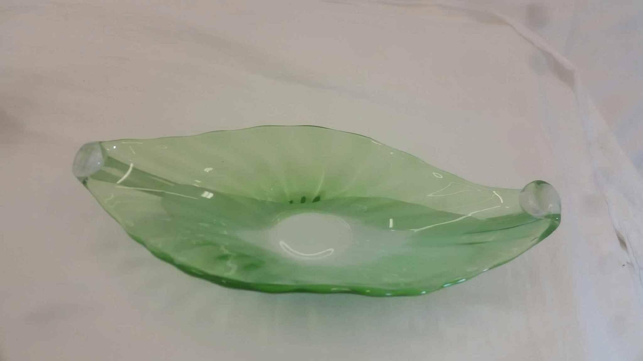 Presenting this lovely green centerpiece in festive green to grace your holiday table. Gondola shape perfect for fruit or flowers. Made in Italy.