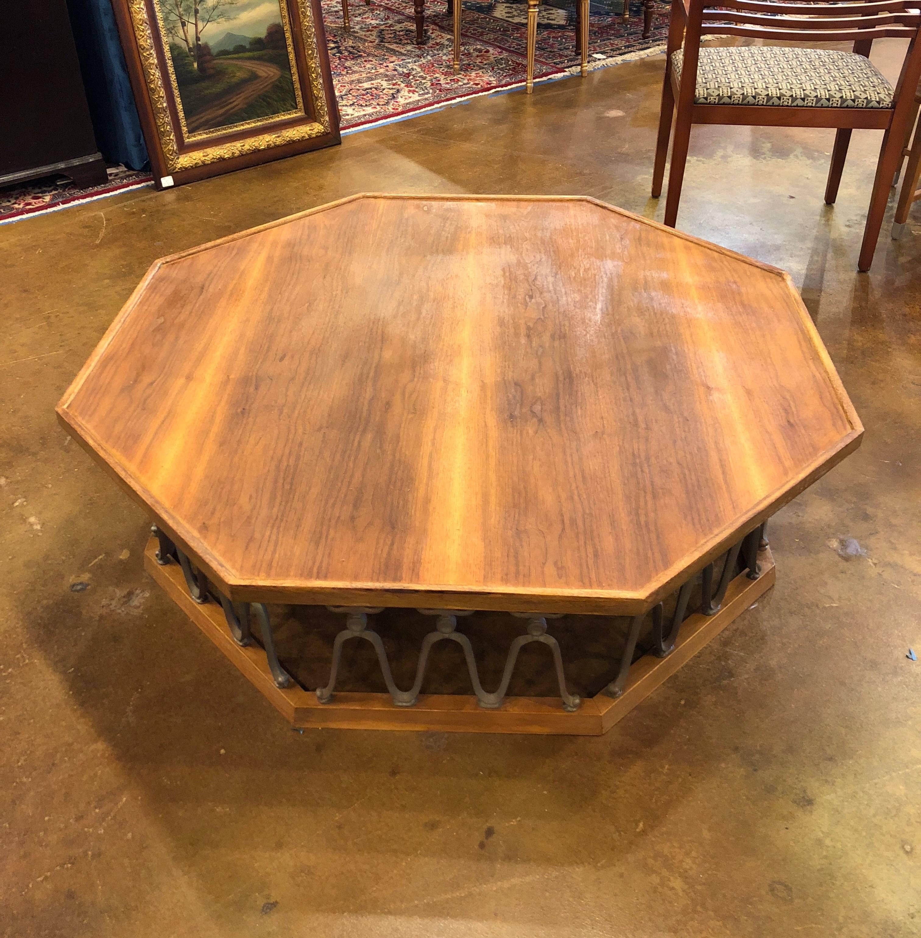 Wonderful MCM Drexel Casa del Sol Coffee Table by John Van Koert In Good Condition For Sale In Raleigh, NC