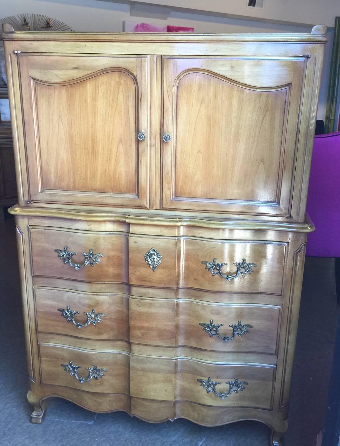 Mid-20th Century John Widdicomb Tall Chest of Drawers in Original Condition