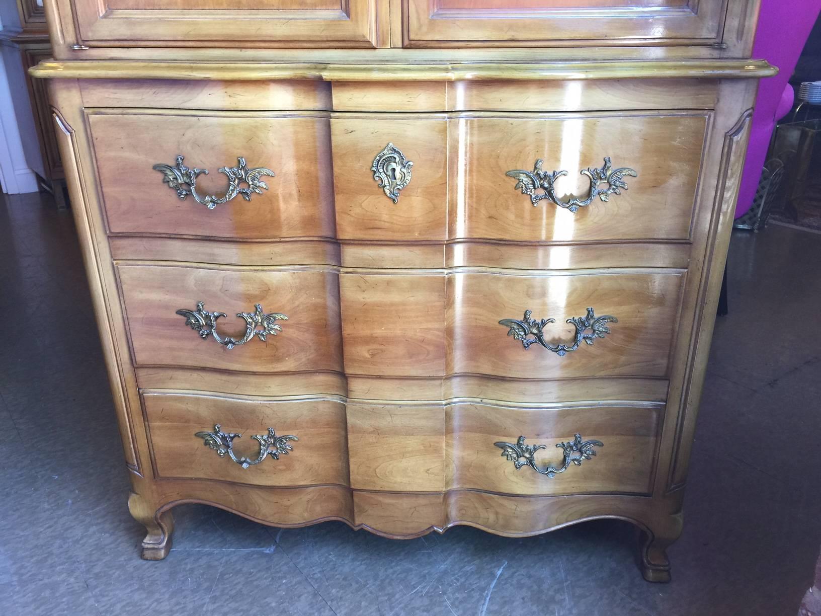 John Widdicomb Tall Chest of Drawers in Original Condition In Excellent Condition In Raleigh, NC
