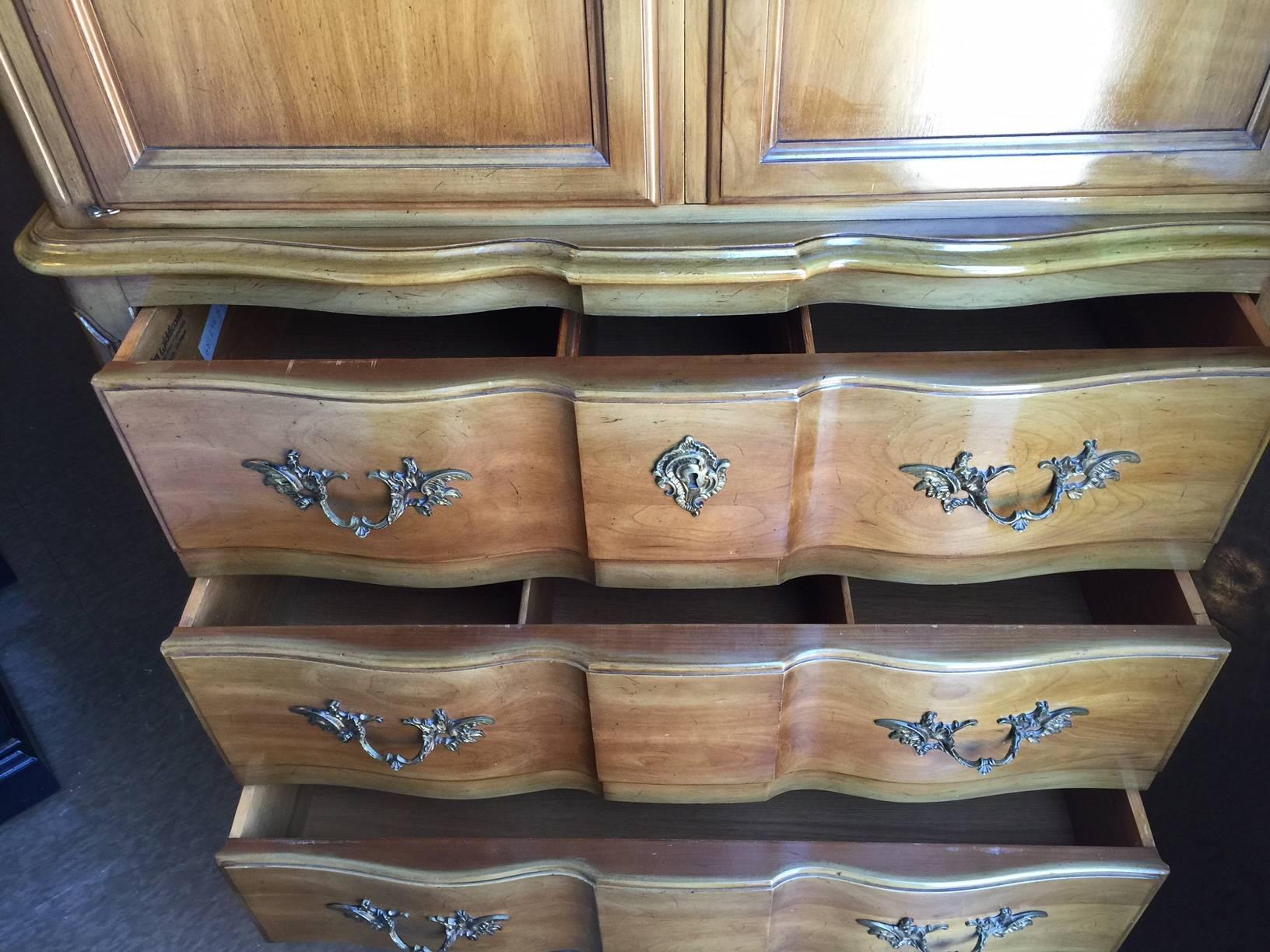John Widdicomb Tall Chest of Drawers in Original Condition 2