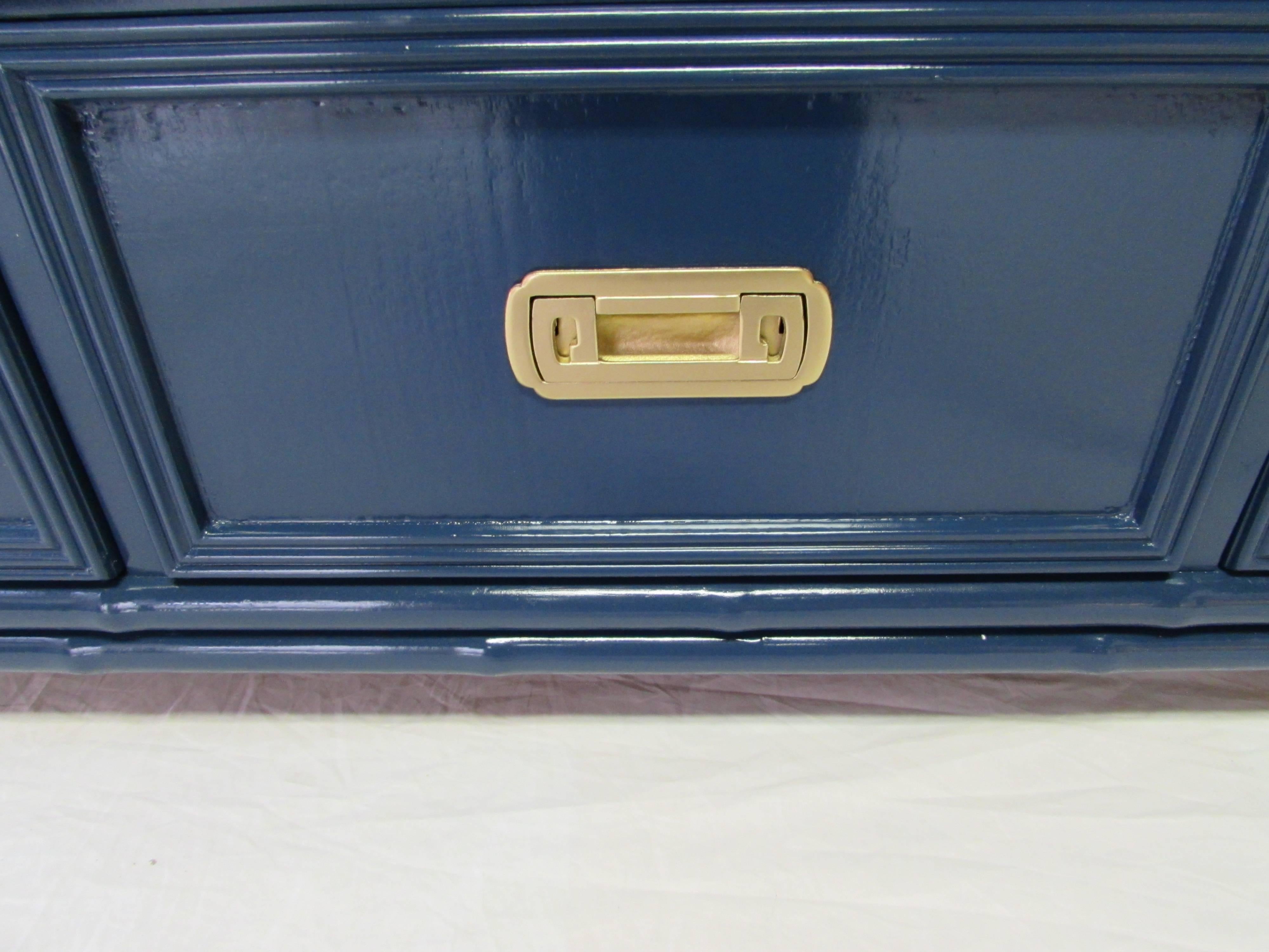 Drexel Greek Key Chest of Drawers In Excellent Condition In Raleigh, NC
