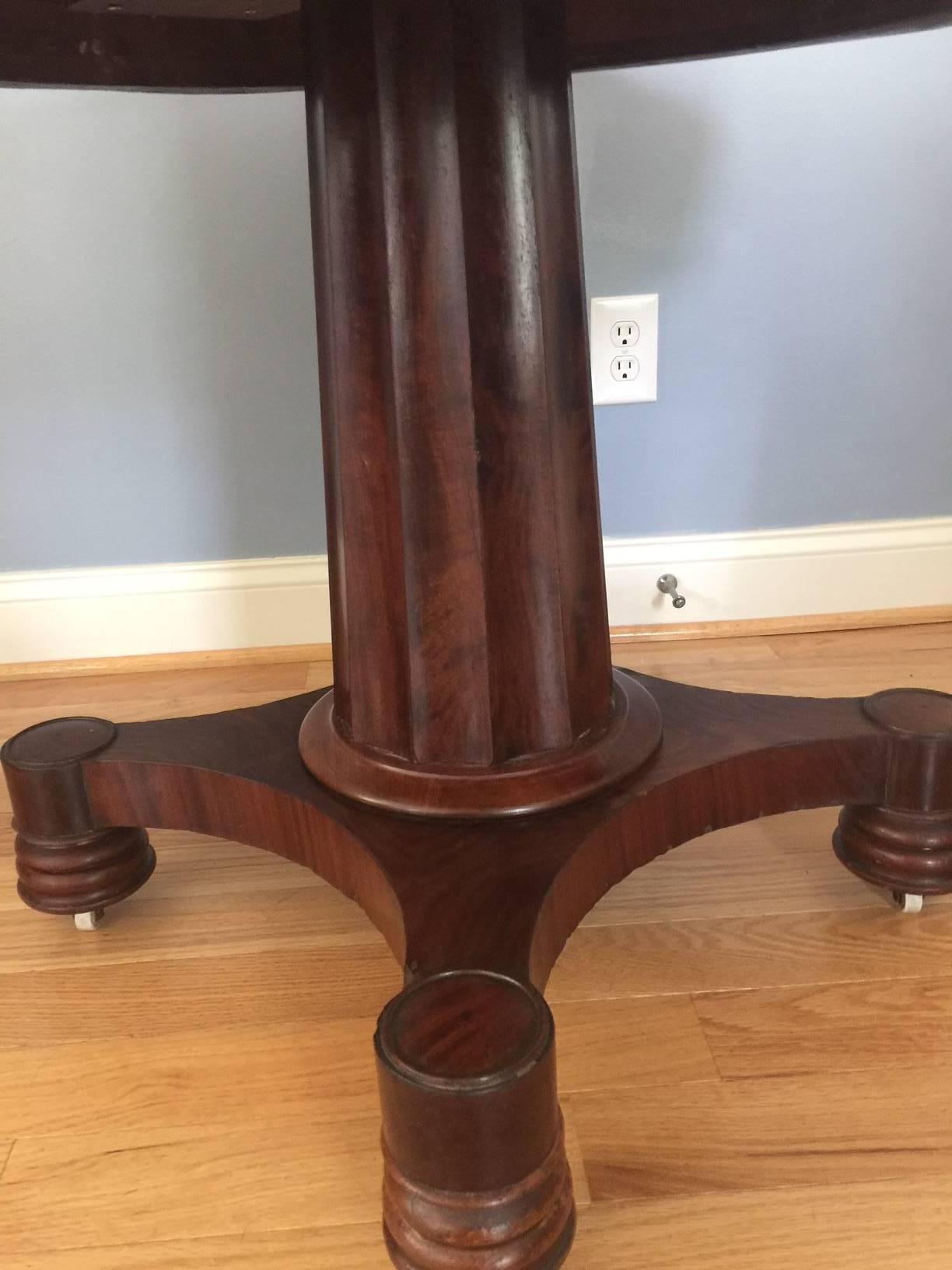 English Regency Mahogany Center Table, circa 1860 In Excellent Condition In Raleigh, NC
