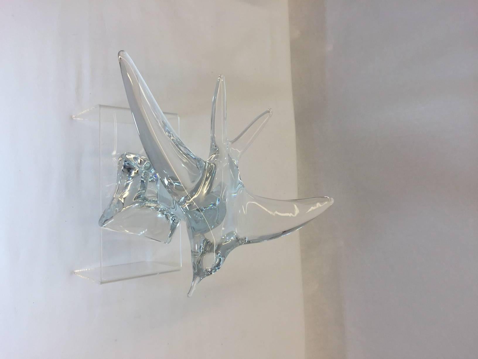 Elegant Daum Crystal Bird in Flight Sculpture In Excellent Condition For Sale In Raleigh, NC