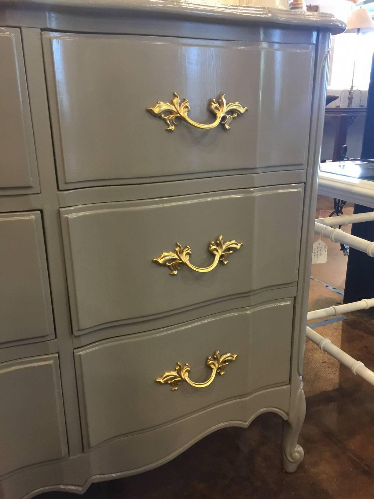 Stunning Dixie Nine-Drawer Dresser Lacquered In Excellent Condition In Raleigh, NC