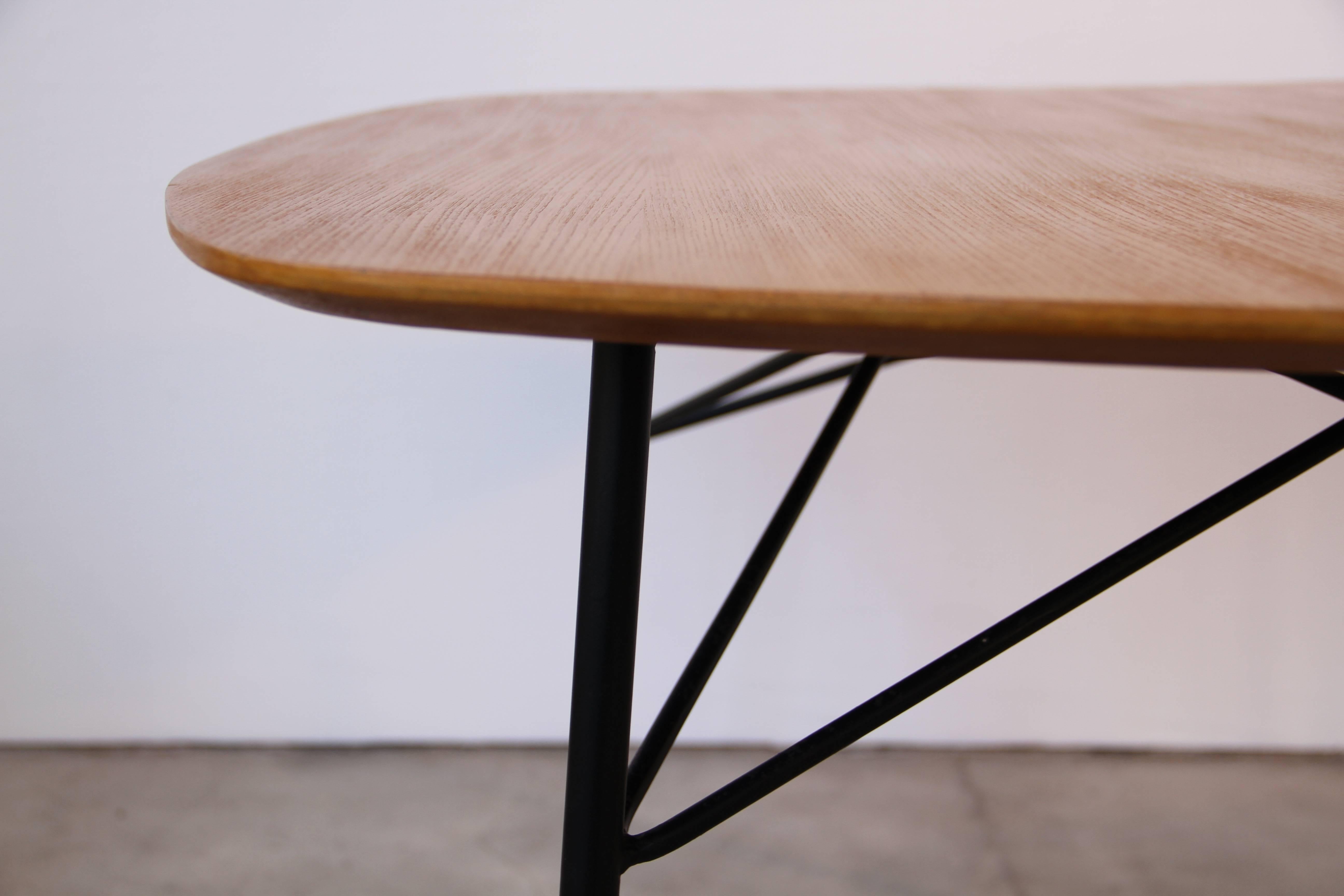Mid-Century Modern Square Table 135bis by André Simard for Meubles TV, Paris For Sale