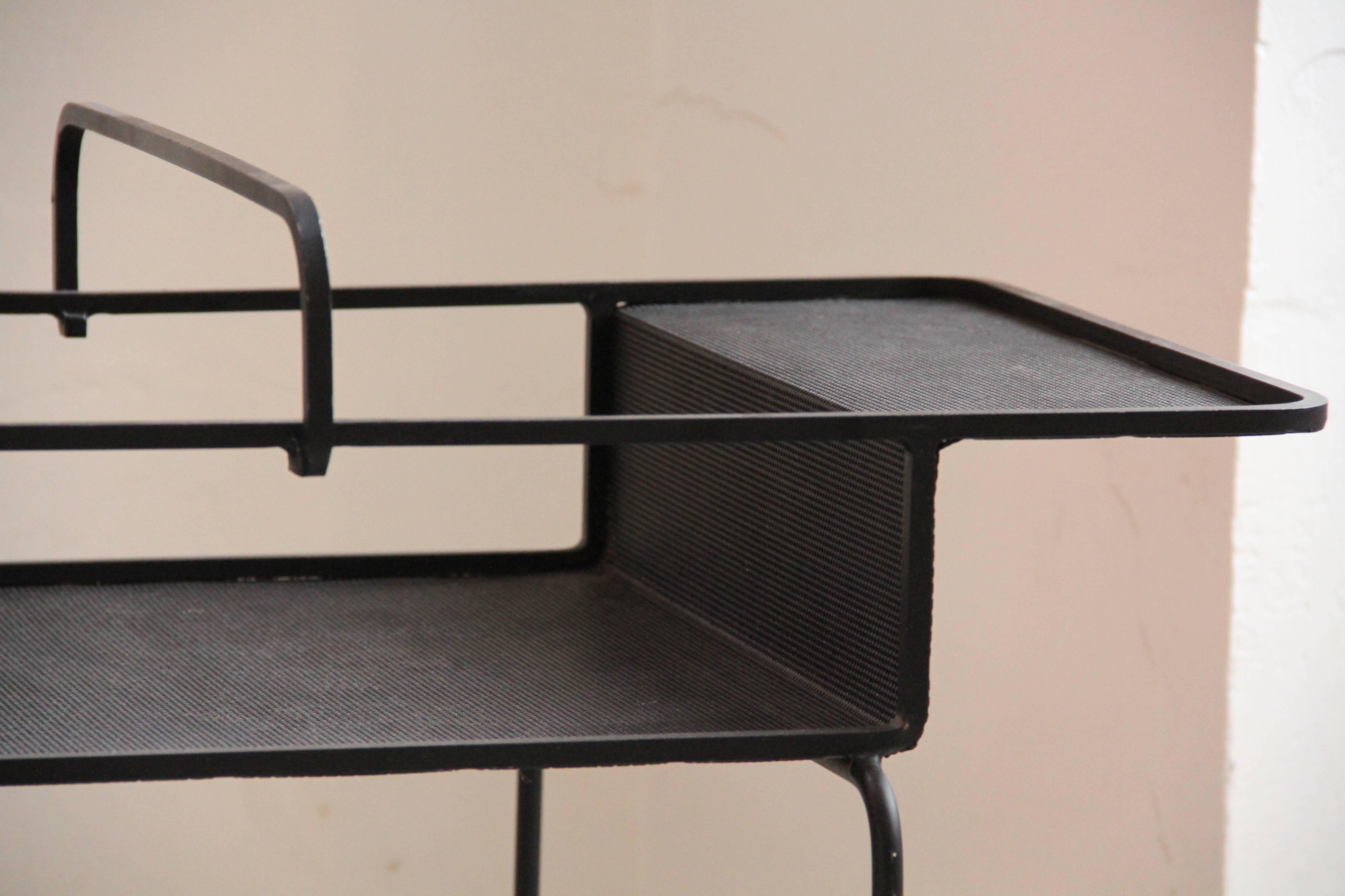 French Table and Magazine rack, designed by Mathieu Mategot in the 50'
Original black lacquered rigitule in good condition with brass feet
