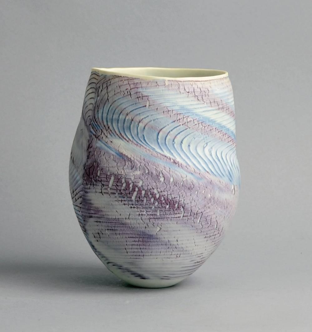 Kristin Andreassen, own studio, Sweden.
Unique porcelain vase with matte purple and blue glaze, 1988.
Measures: Height 7