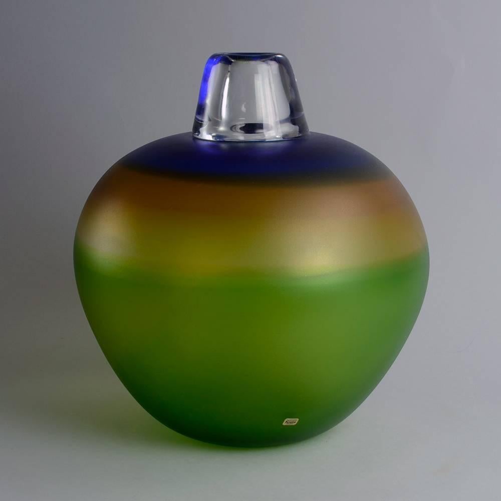 Swedish  Large Glass Vase in Frosted Glass by Göran Wärff for Kosta, Sweden For Sale