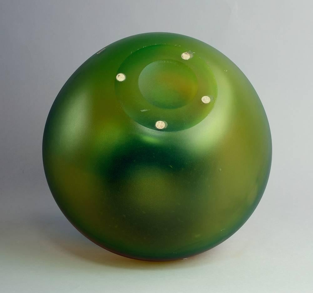  Large Glass Vase in Frosted Glass by Göran Wärff for Kosta, Sweden In Excellent Condition For Sale In New York, NY