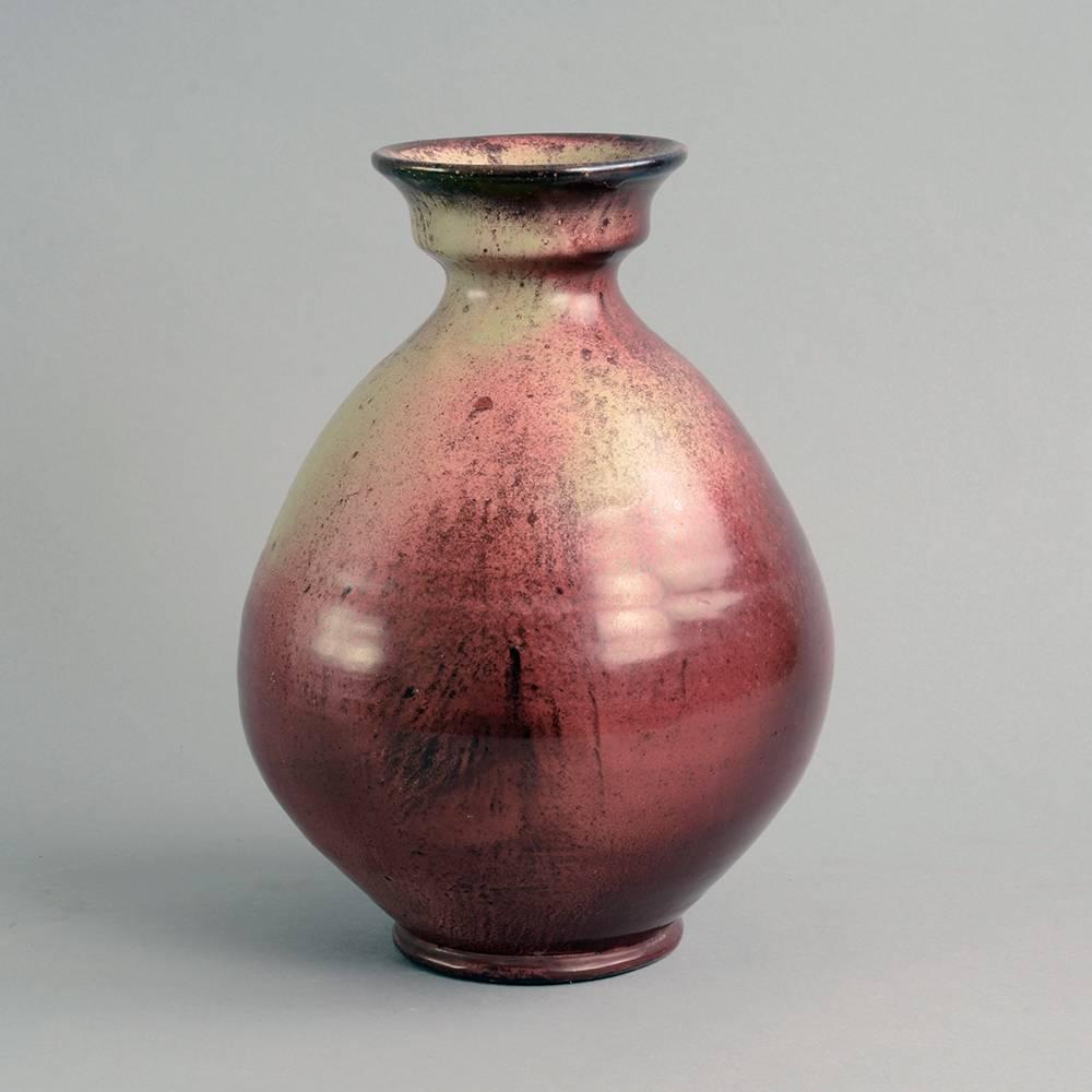 Vase with Red and Cream Glaze by Herman Kahler Keramik, 1920s-1930s In Excellent Condition For Sale In New York, NY