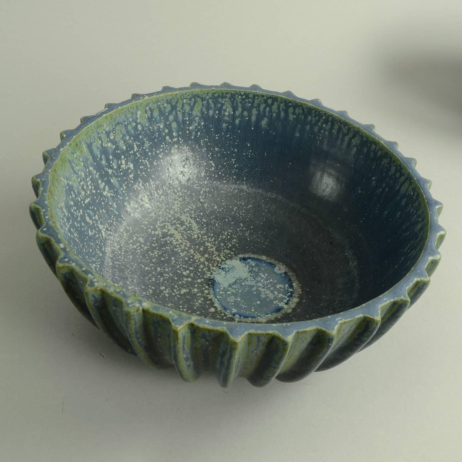 Danish Large Ribbed Bowl with Blue Glaze by Arne Bang, Own Studio, Denmark For Sale