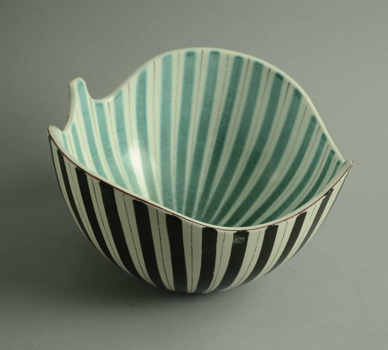 Three Faience Bowls by Stig Lindberg for Gustavsberg In Good Condition For Sale In New York, NY