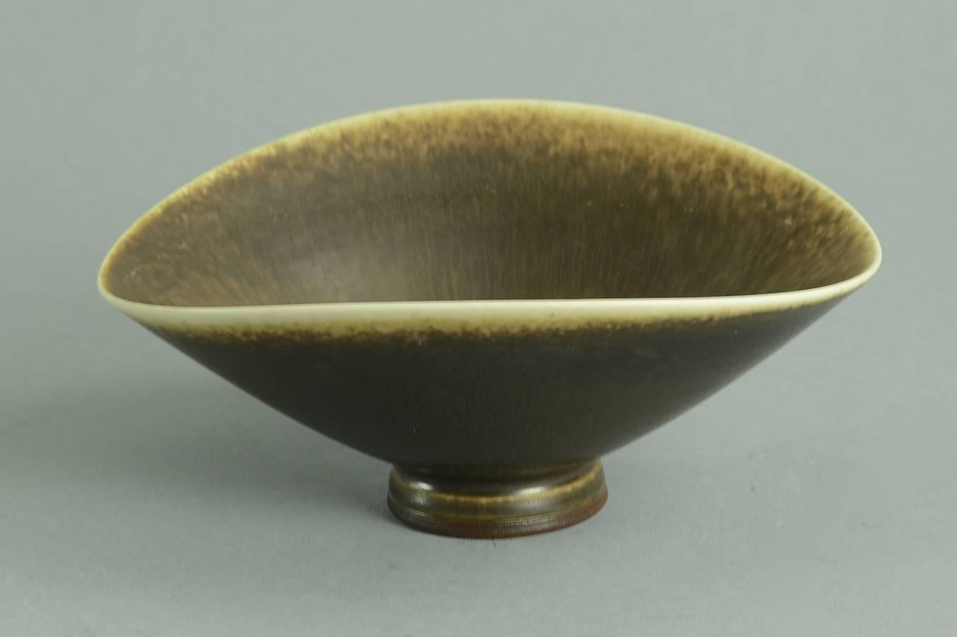 Scandinavian Modern Bowl with Brown Haresfur Glaze by Berndt Friberg for Gustavsberg For Sale