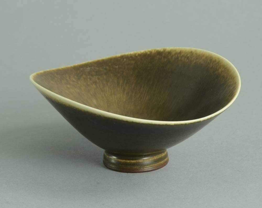 Unique stoneware bowl with matte brown haresfur glaze, 1965.