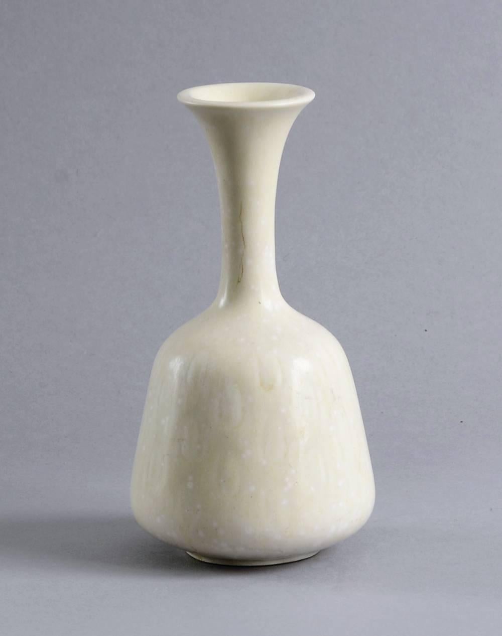 Five Vases with Matte White Glaze by Gunnar Nylund for Rörstrand, circa 1950s For Sale 2