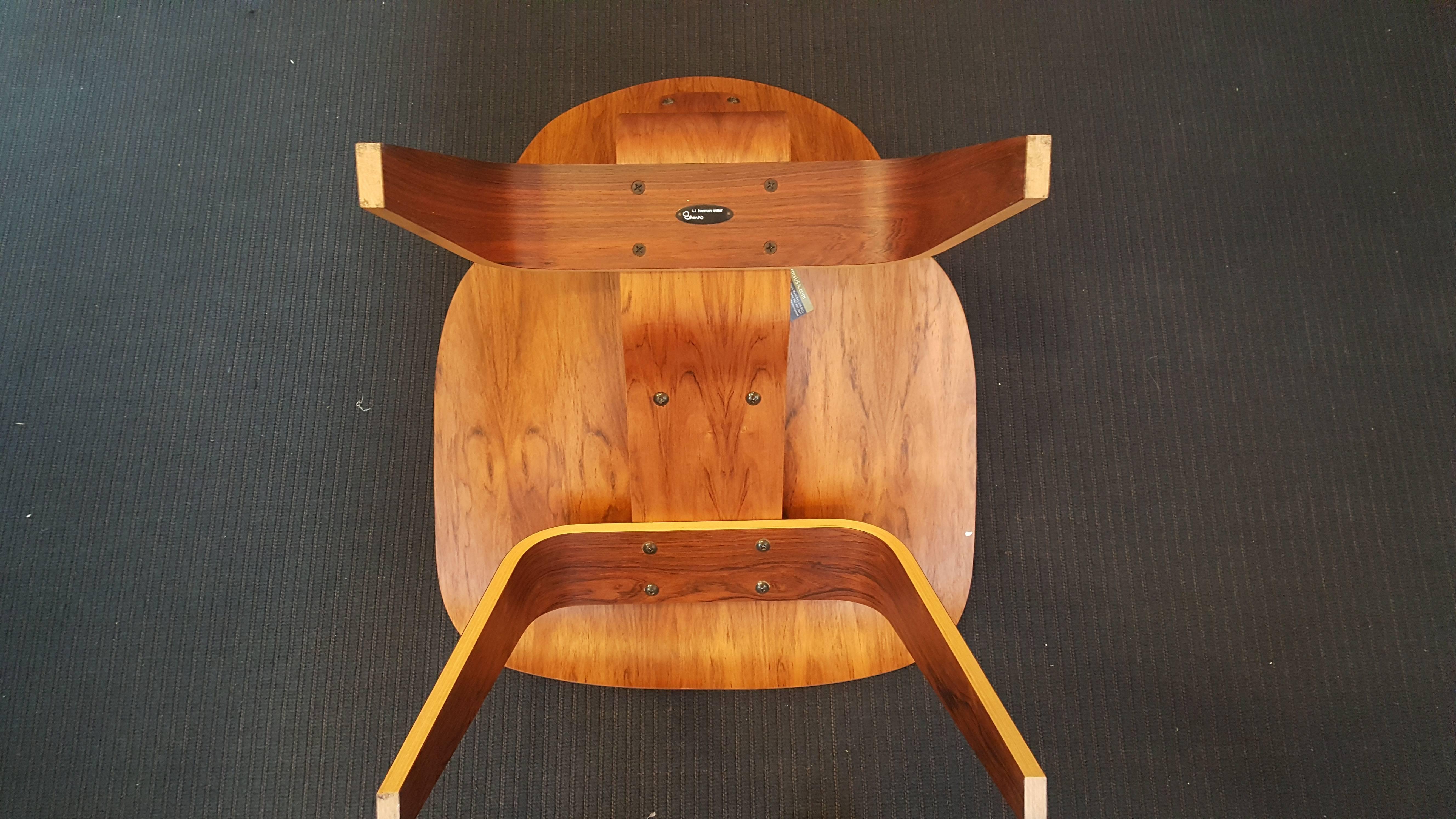 20th Century LCW Lounge Chair in Bent Plywood by Charles and Ray Eames for Herman Miller, US For Sale