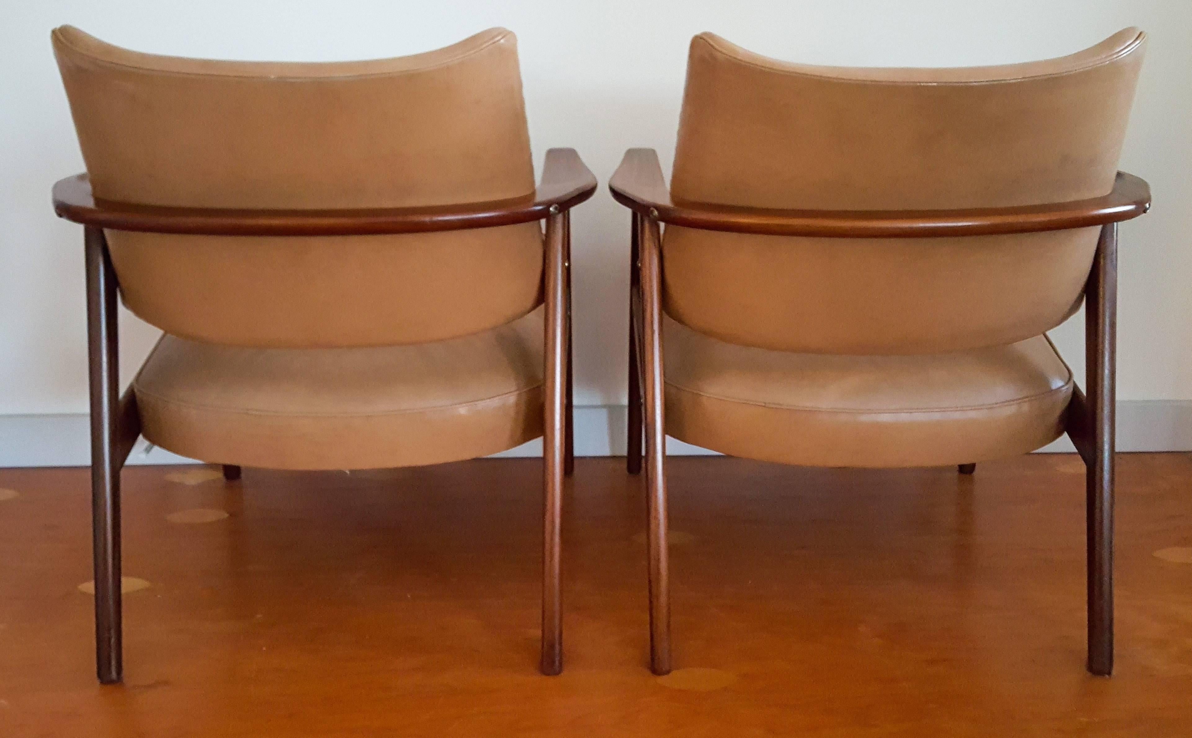 Mid-Century Modern Pair of Mid-Century Lounge Chairs in the Manner of Sigvard Bernadotte