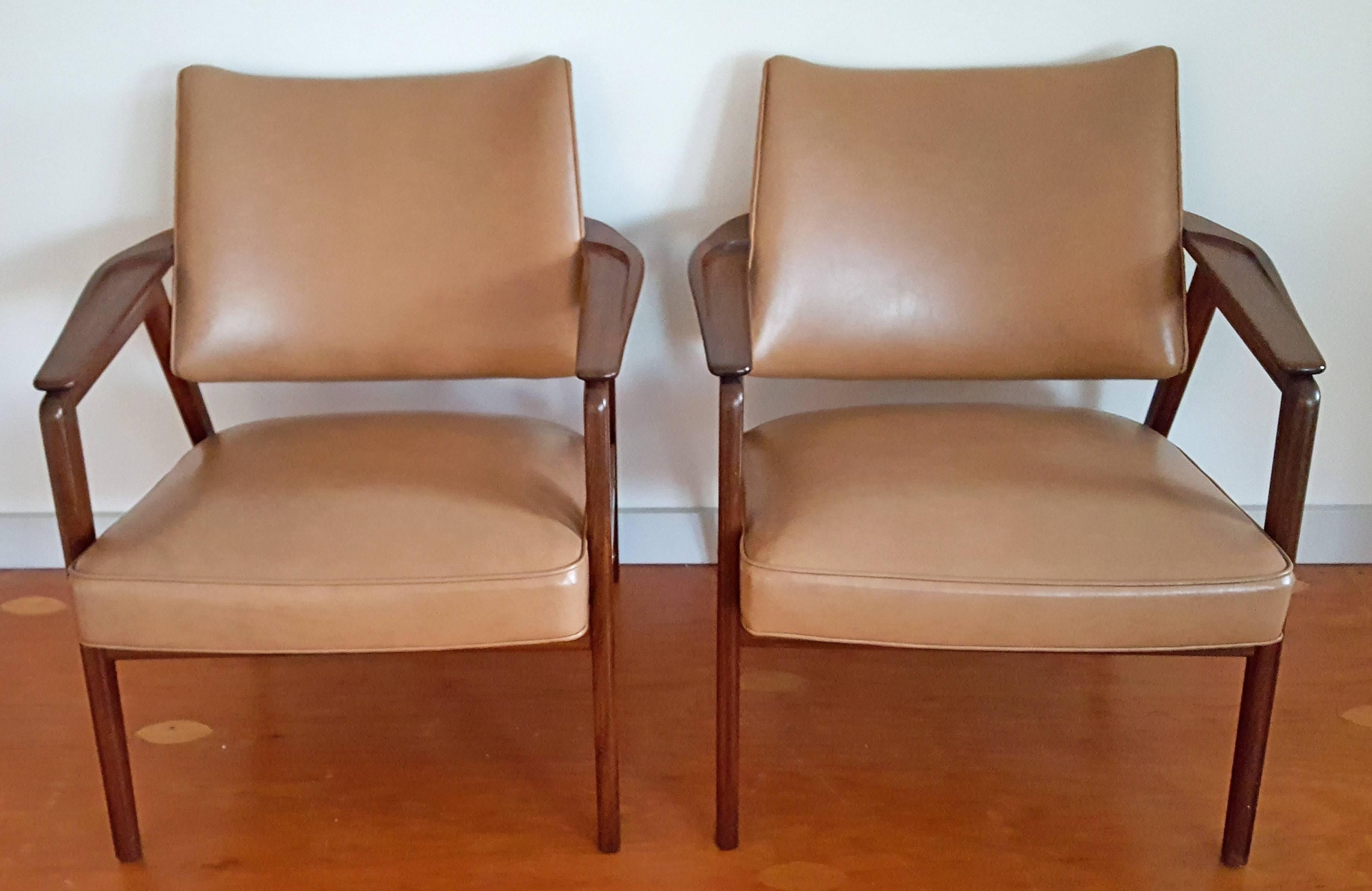 Mid-20th Century Pair of Mid-Century Lounge Chairs in the Manner of Sigvard Bernadotte