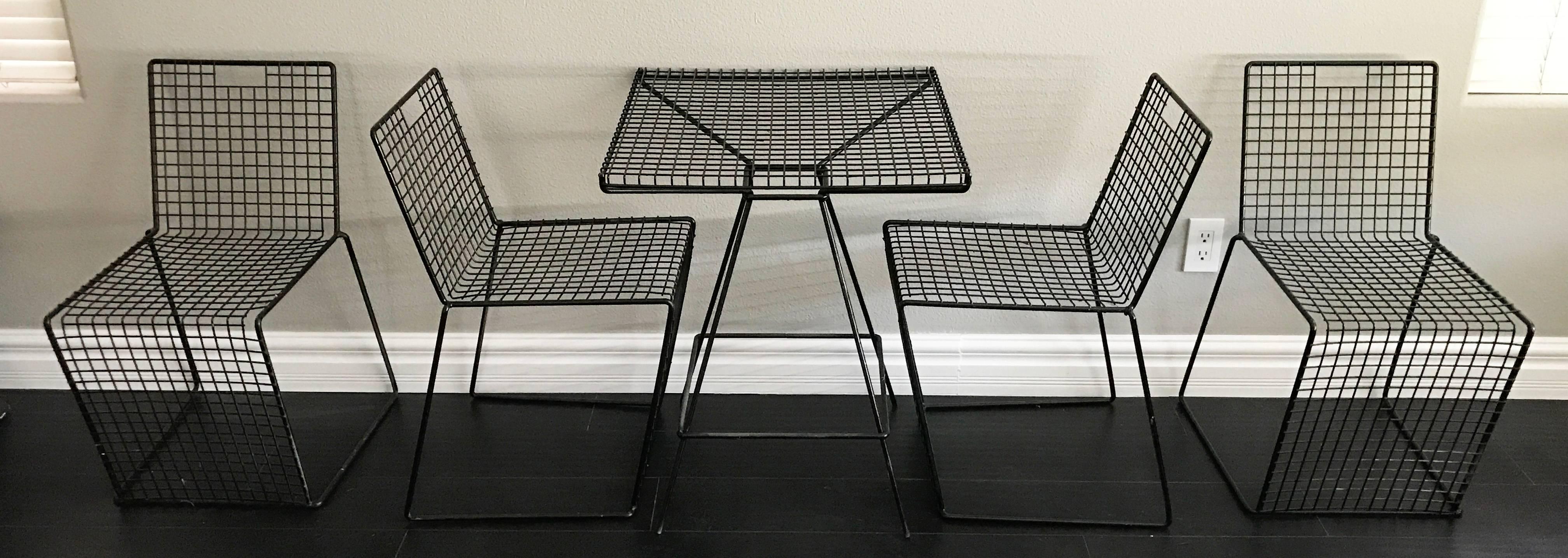 A stunning California Modern, Mid-Century Modern "wire" patio set attributed to Pacific Iron.