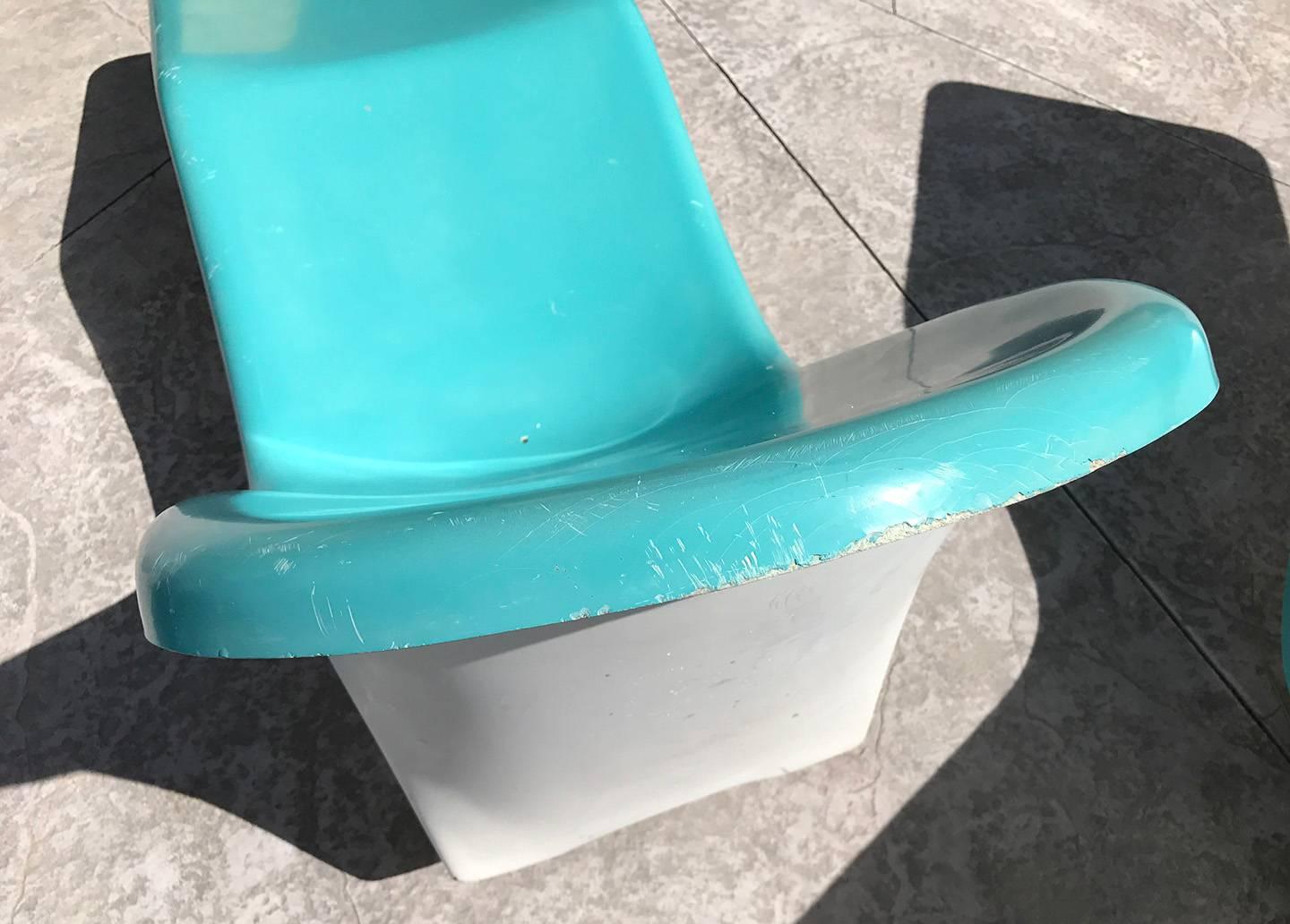 Pair of Mid-Century Fiberglass Poolside Lounge Chairs by Lebarron of California 1