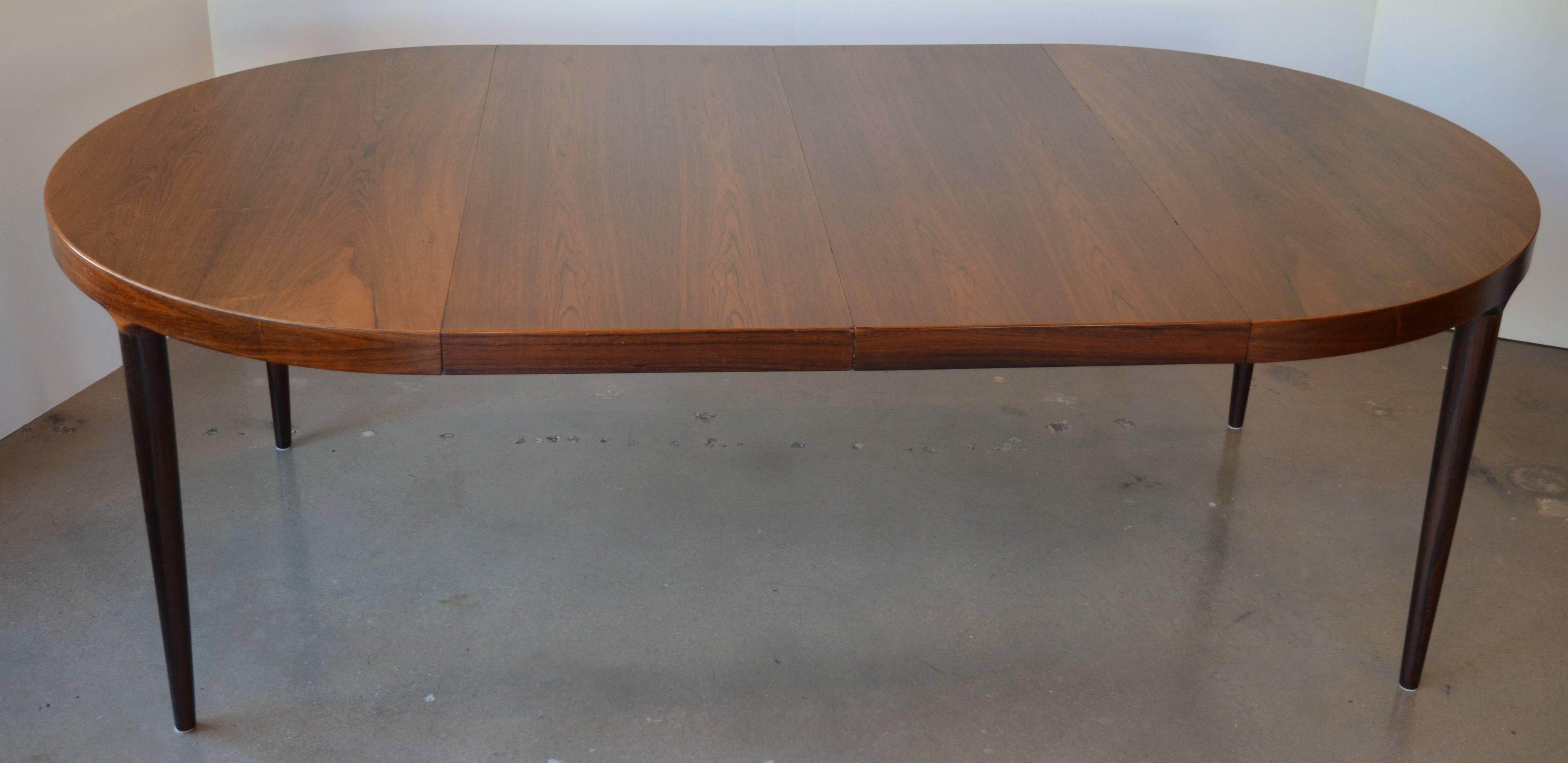 Mid-Century Round or Oval Rosewood Dining Table with Leaves 3