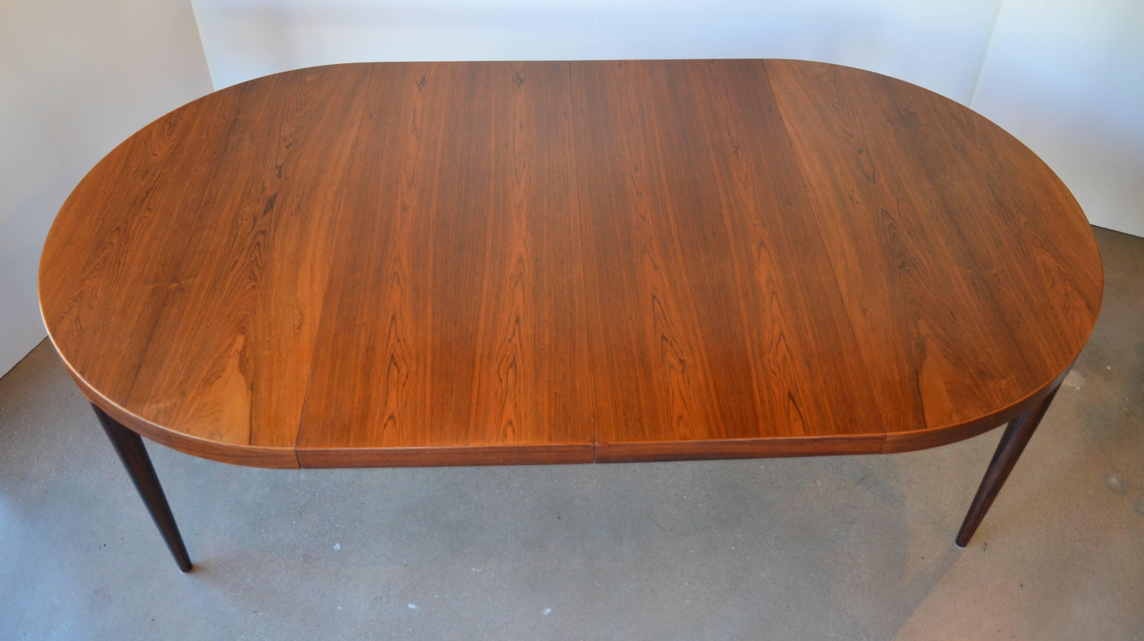 Mid-Century Round or Oval Rosewood Dining Table with Leaves 2