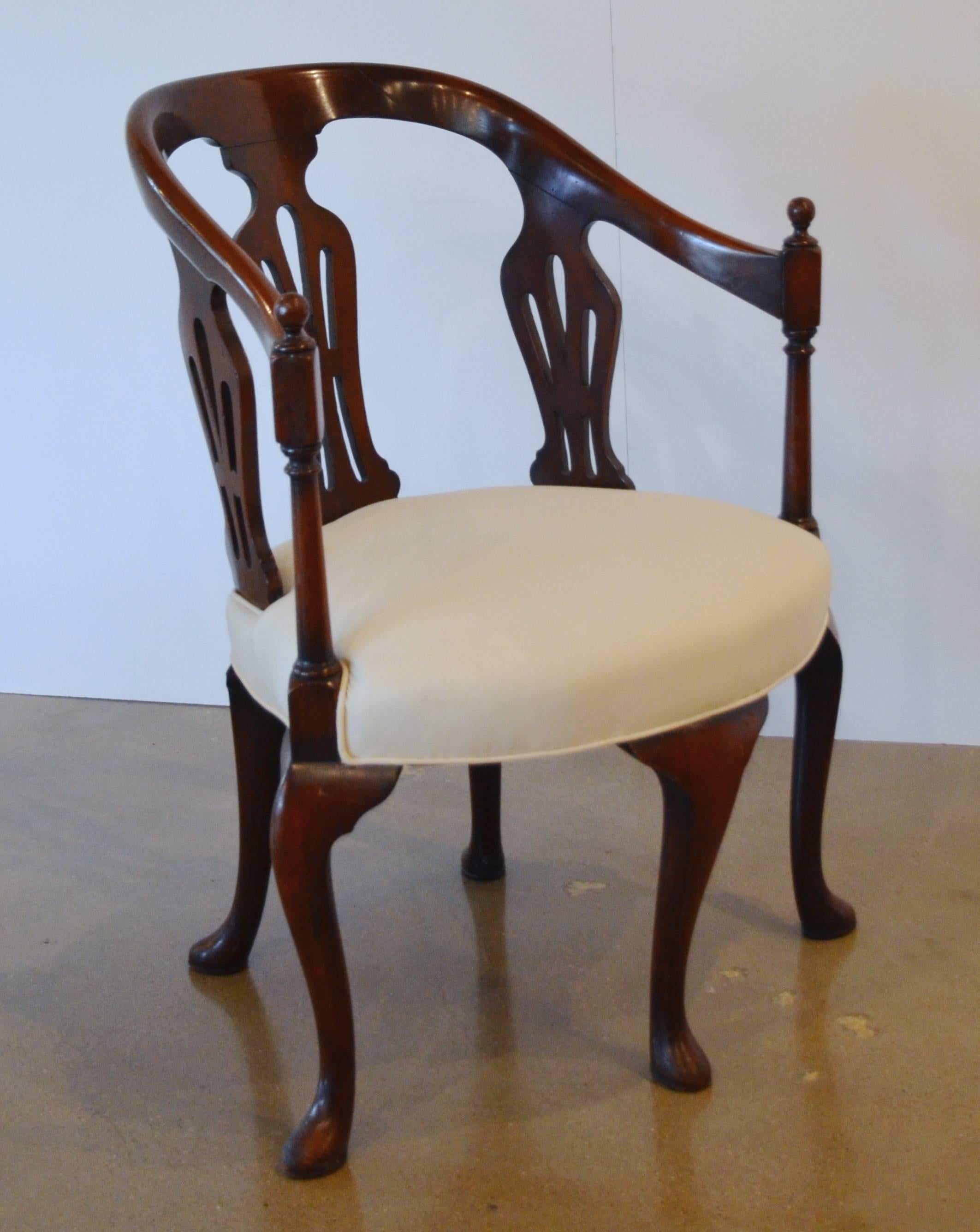 Queen Anne Five-Legged Chair, 18th Century In Good Condition In Austin, TX