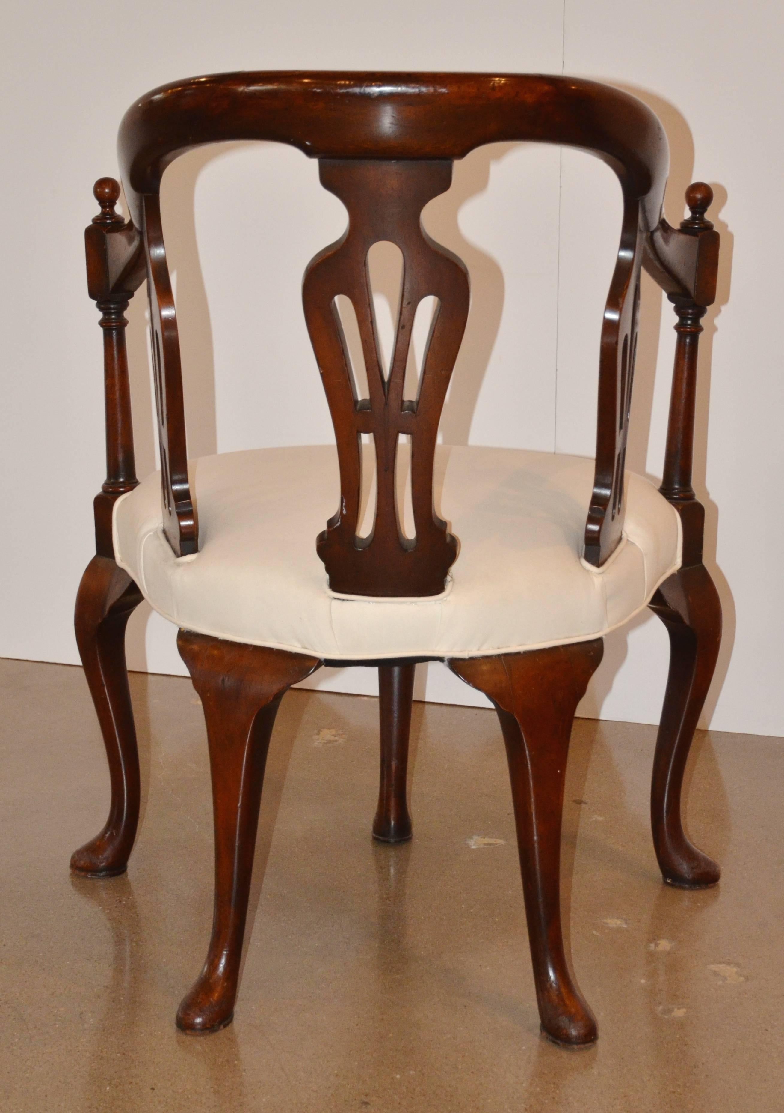 American Queen Anne Five-Legged Chair, 18th Century