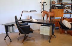 Olivetti 'Arco' Desk with Return and Lamp