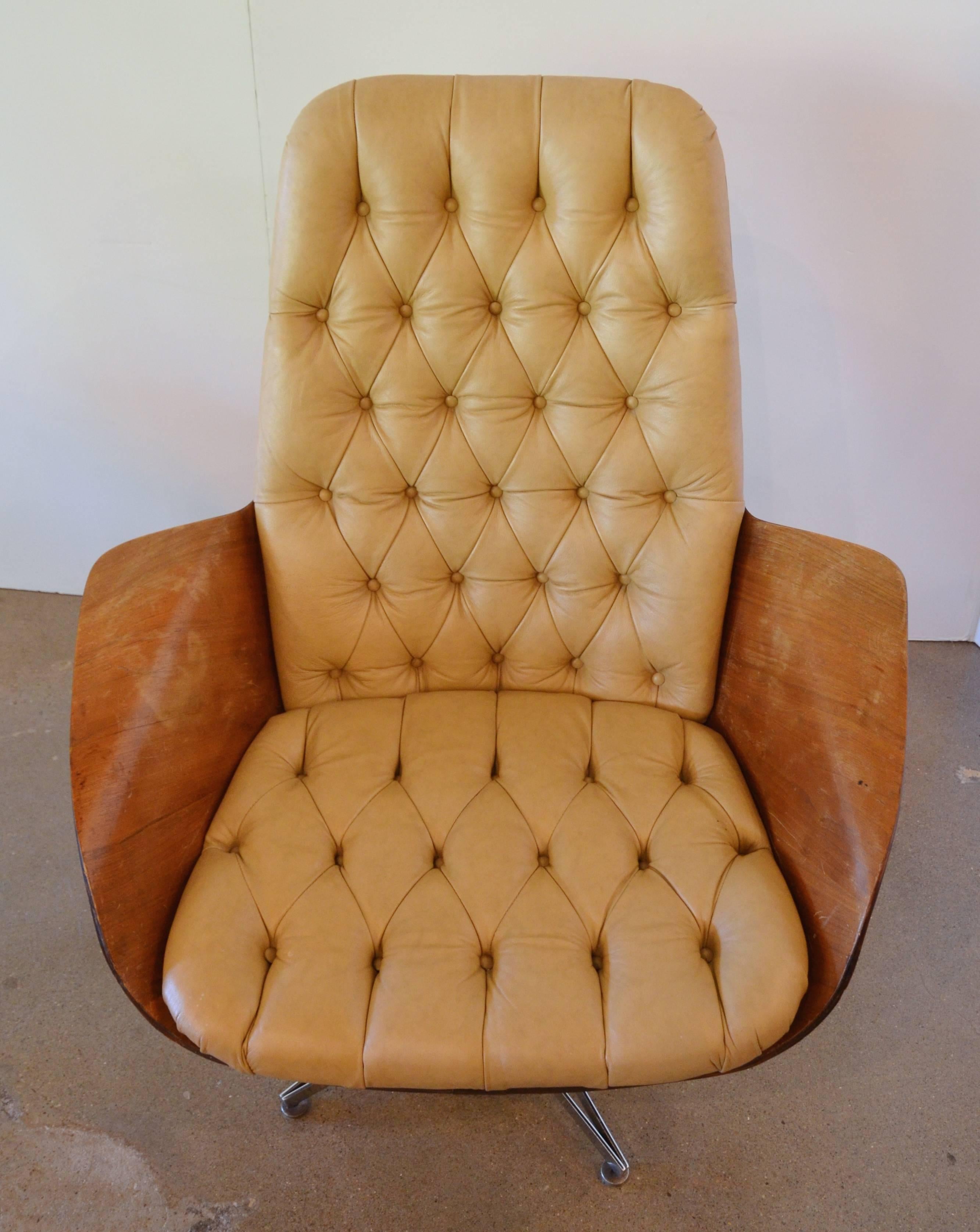 American Bentwood and Leather Swivel Chairs by Mulhauser for Plycraft