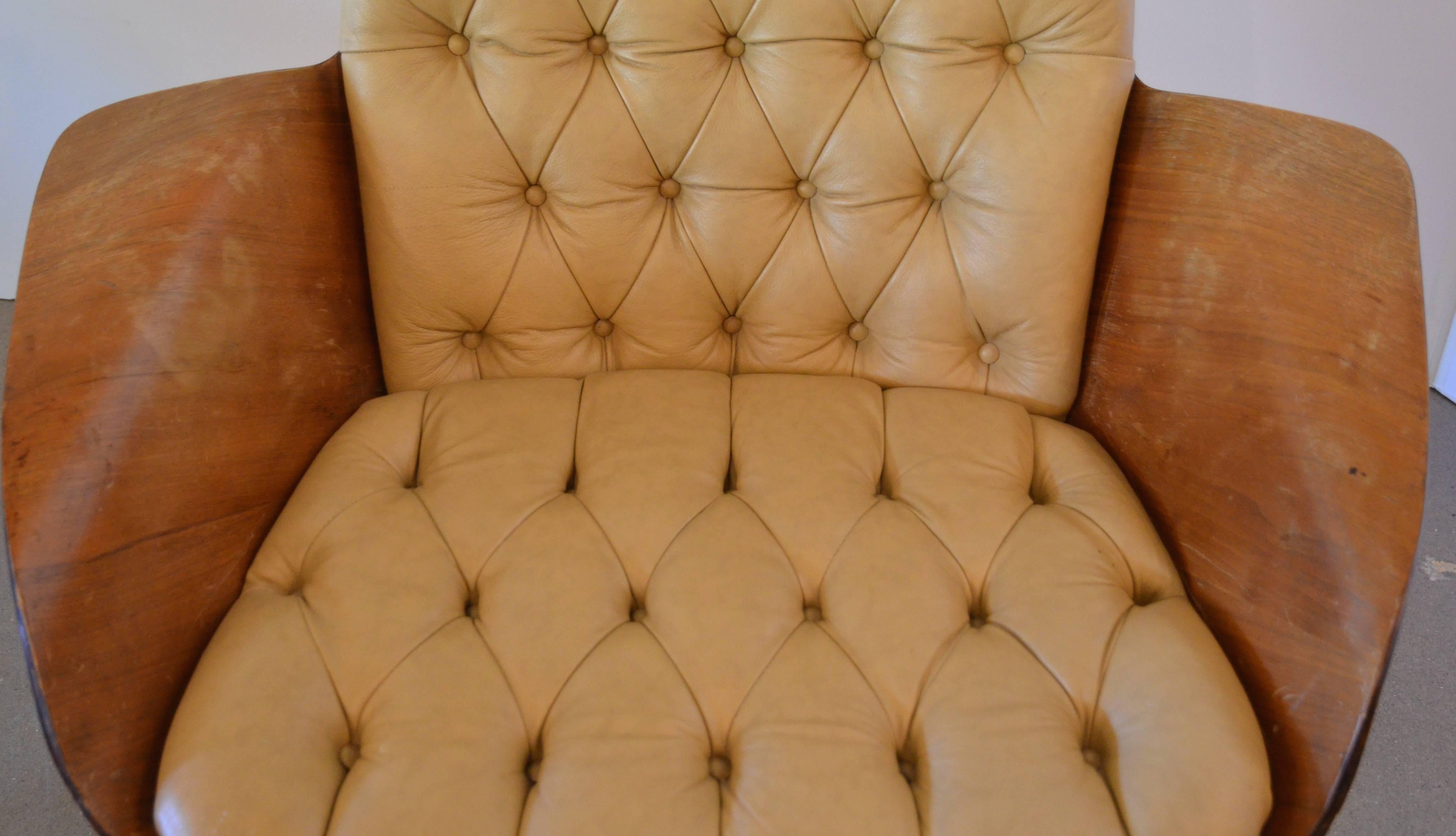Bentwood and Leather Swivel Chairs by Mulhauser for Plycraft In Good Condition In Austin, TX