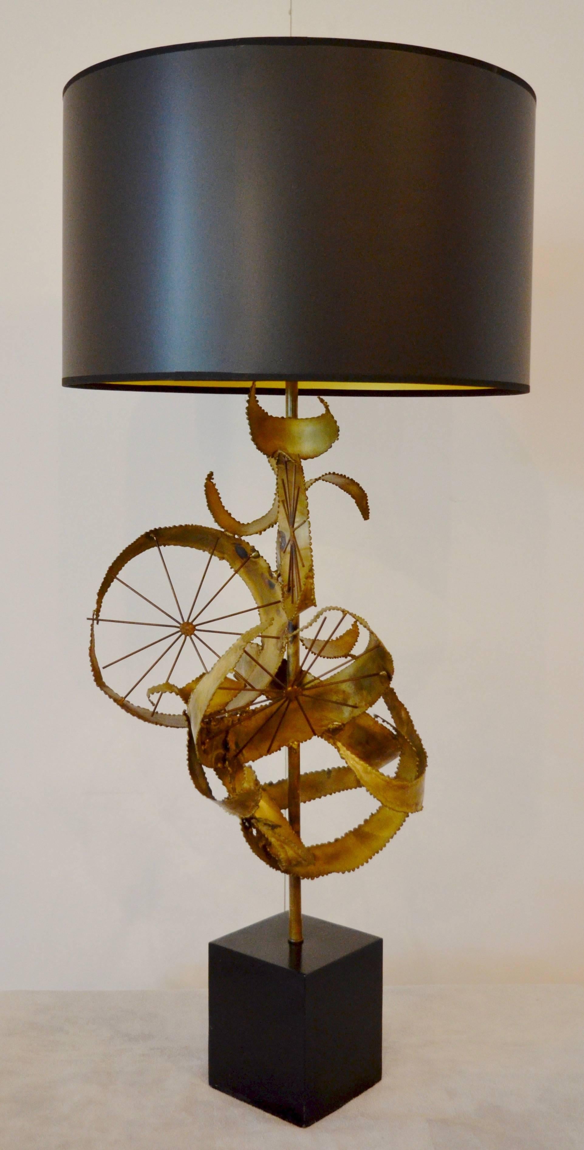 Brutalist Brass Lamp by Curtis Jere In Excellent Condition In Austin, TX