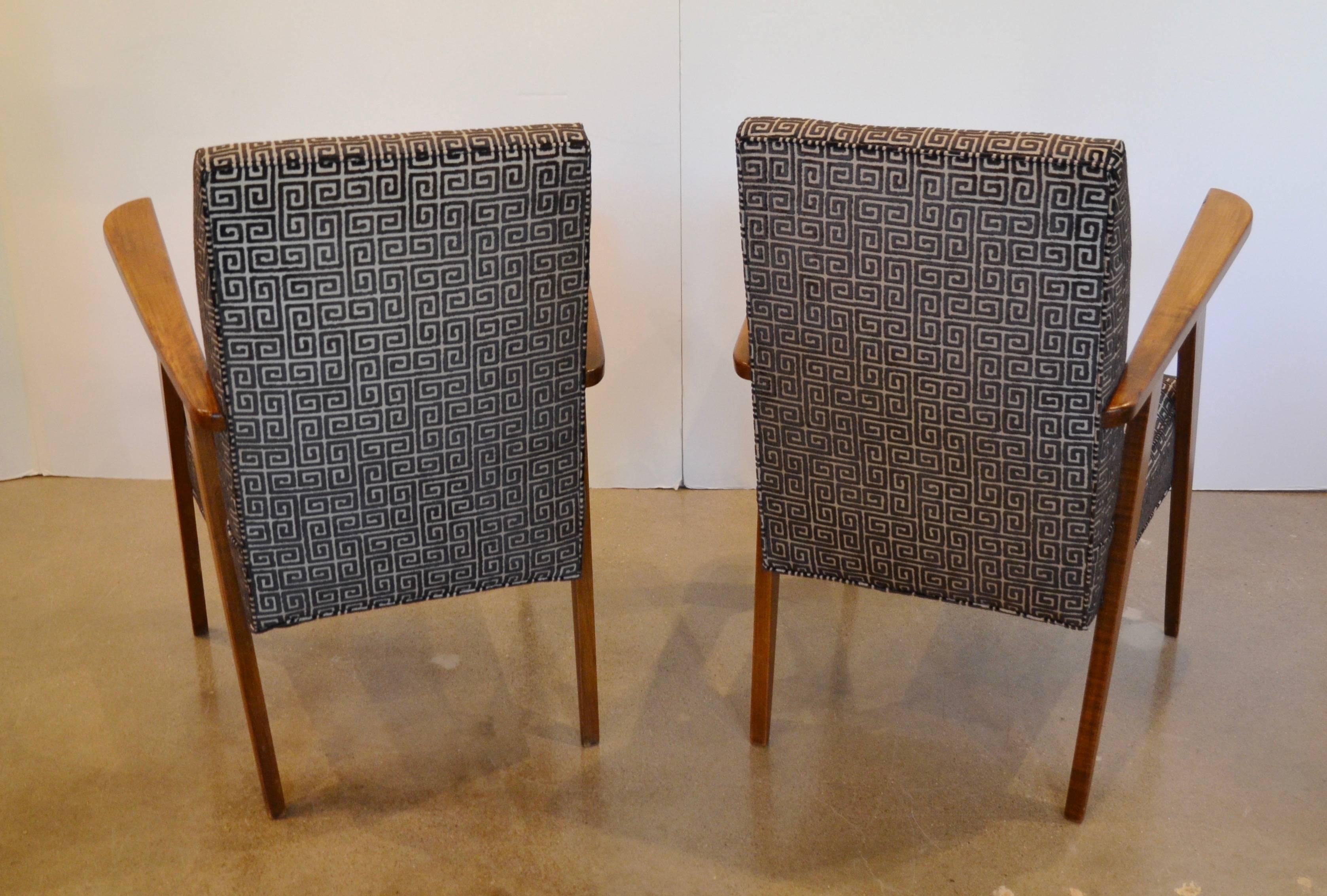 Pair of Italian Mid-Century Modern Armchairs:  Style of Pierre Jeanneret In Excellent Condition In Austin, TX