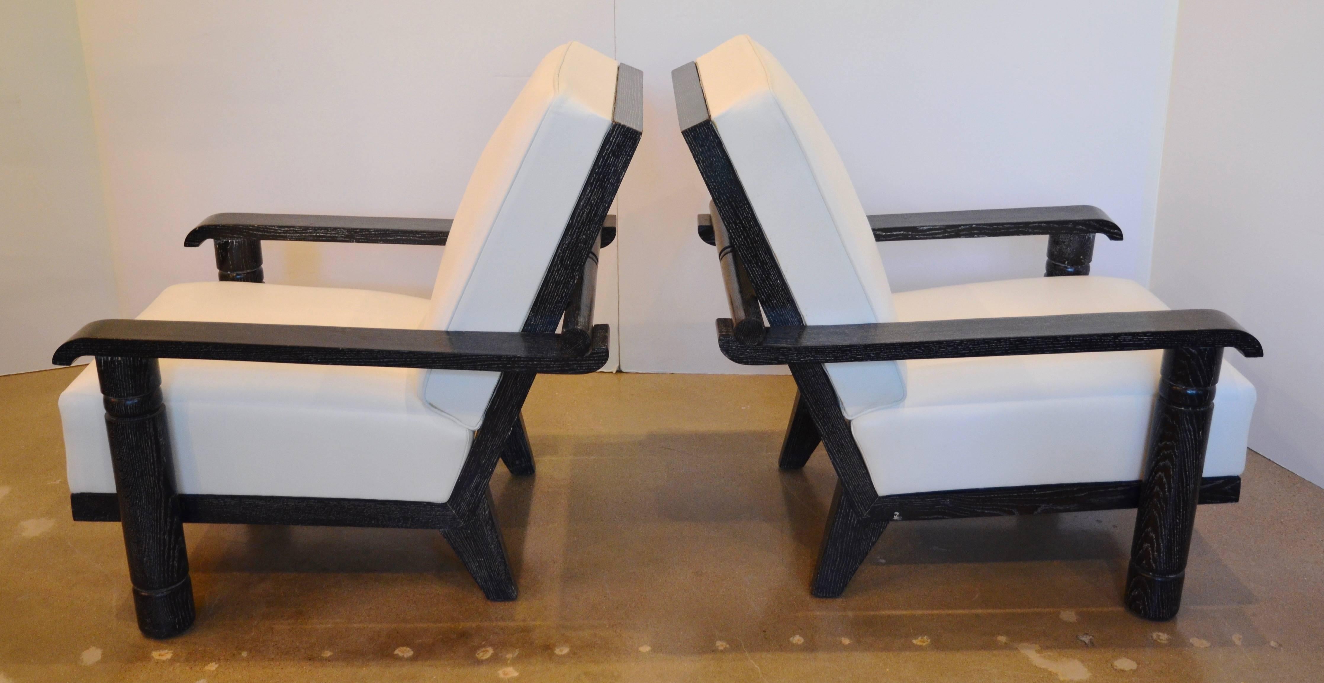 French Ebonized and Cerused Oak Chairs and Side Table, style of Jacques Adnet In Excellent Condition In Austin, TX