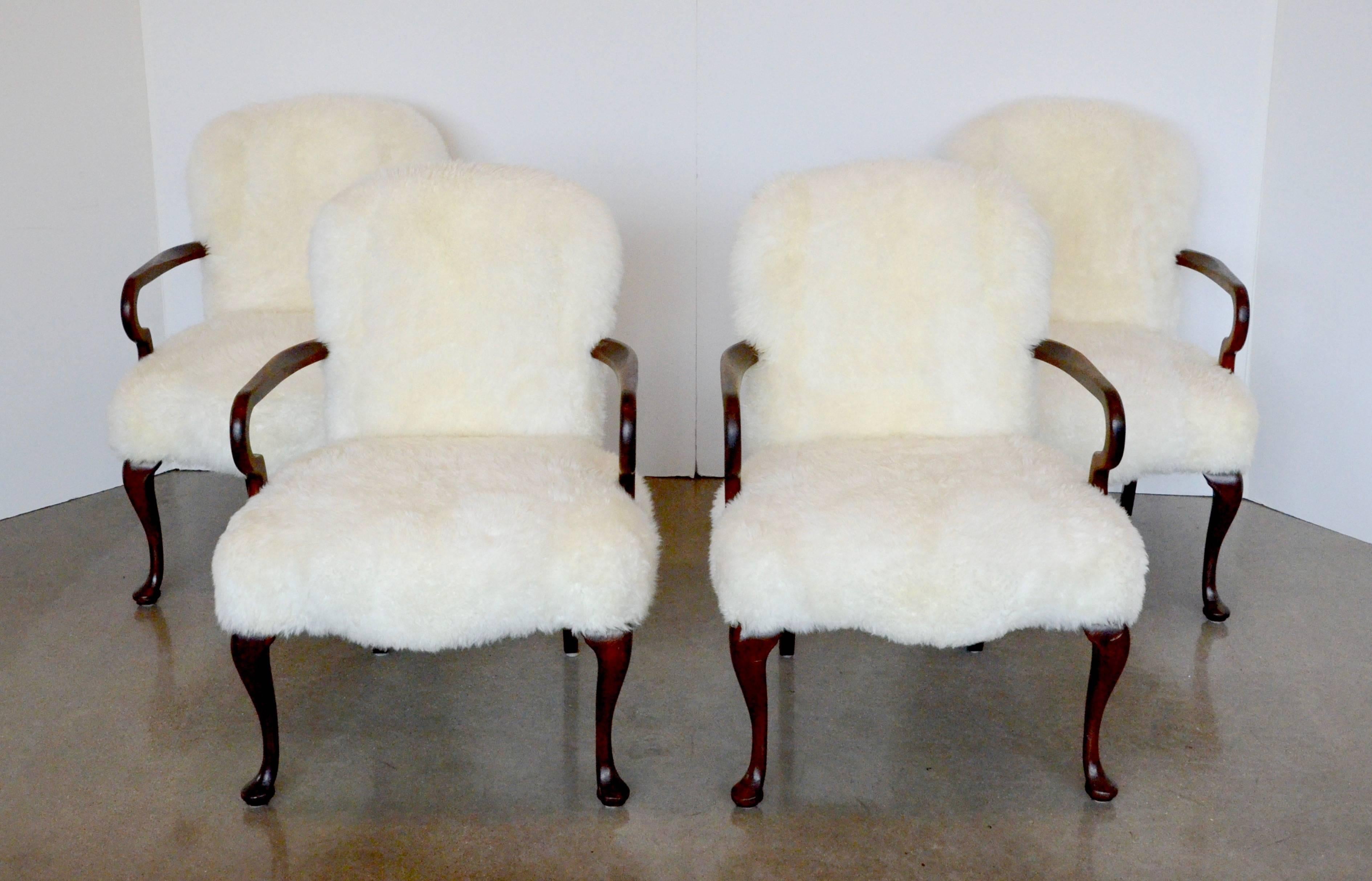 Sheepskin Armchair with Queen Anne Legs In Excellent Condition In Austin, TX