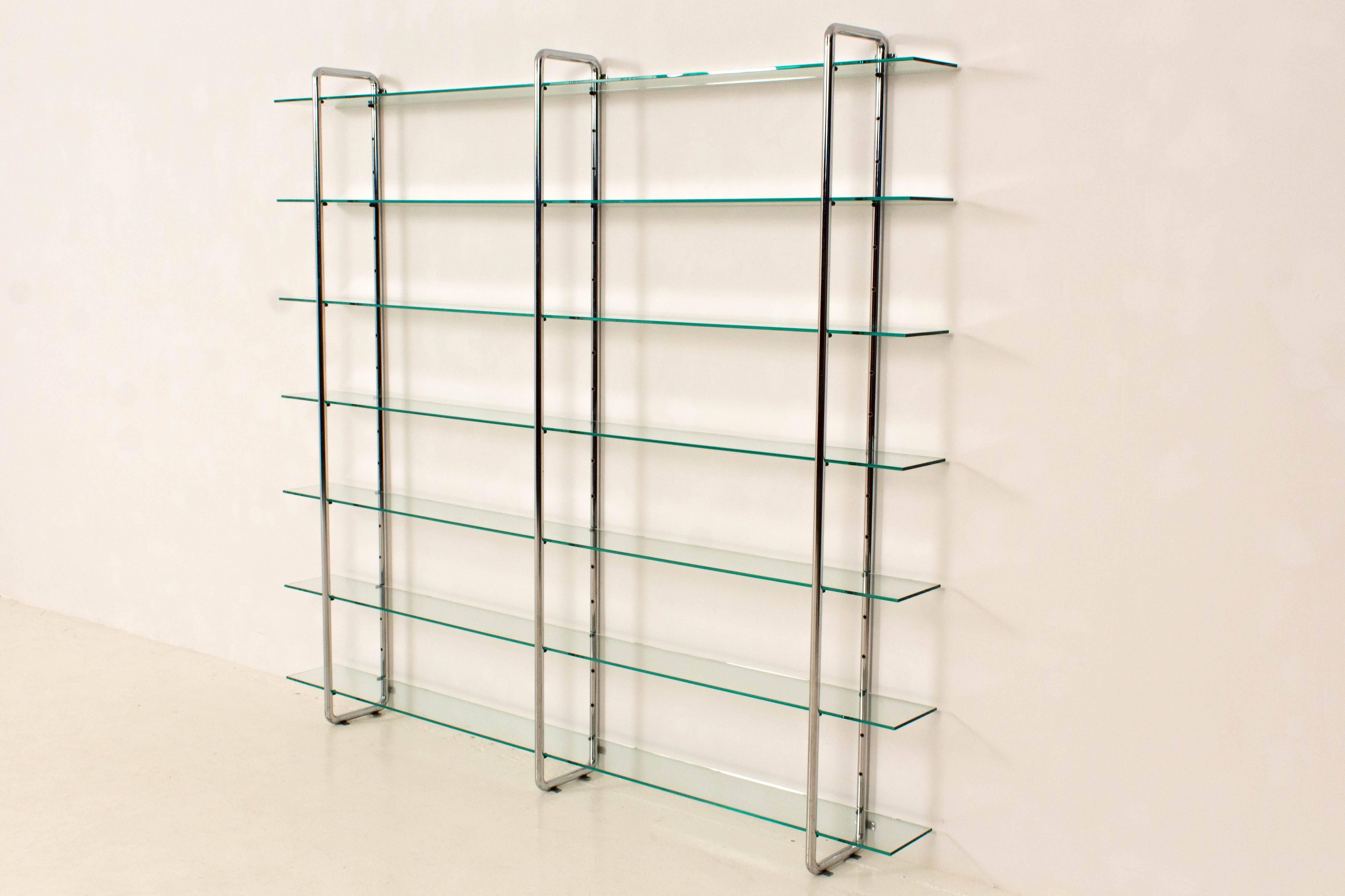 Large Chrome Tubular Steel and Glass Art Deco Shelving Unit, 1930s In Good Condition In Amsterdam, NL