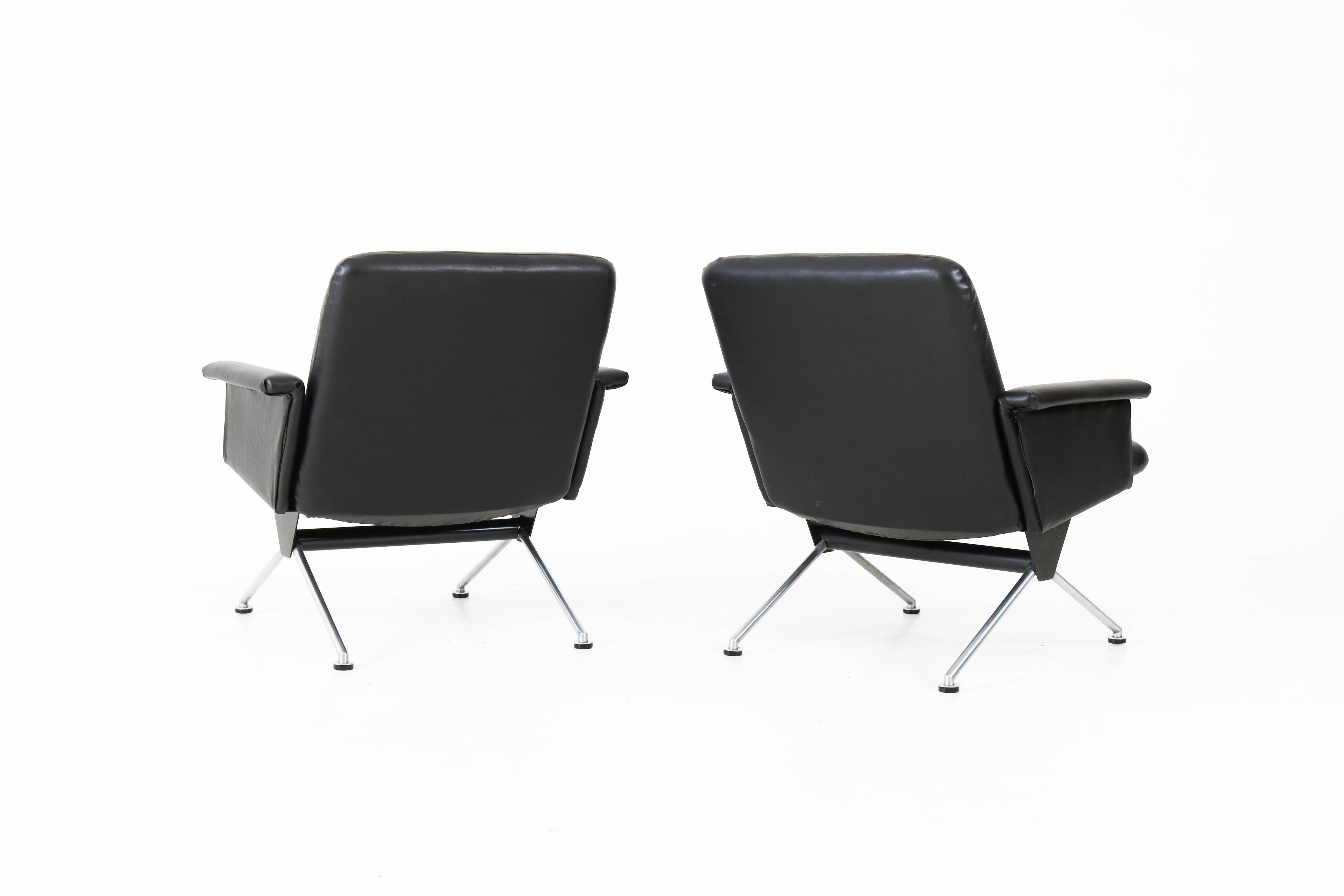 Mid-Century Modern Lounge Chairs No. 1432 by Andre Cordemeijer for Gispen, 1961 In Good Condition In Amsterdam, NL