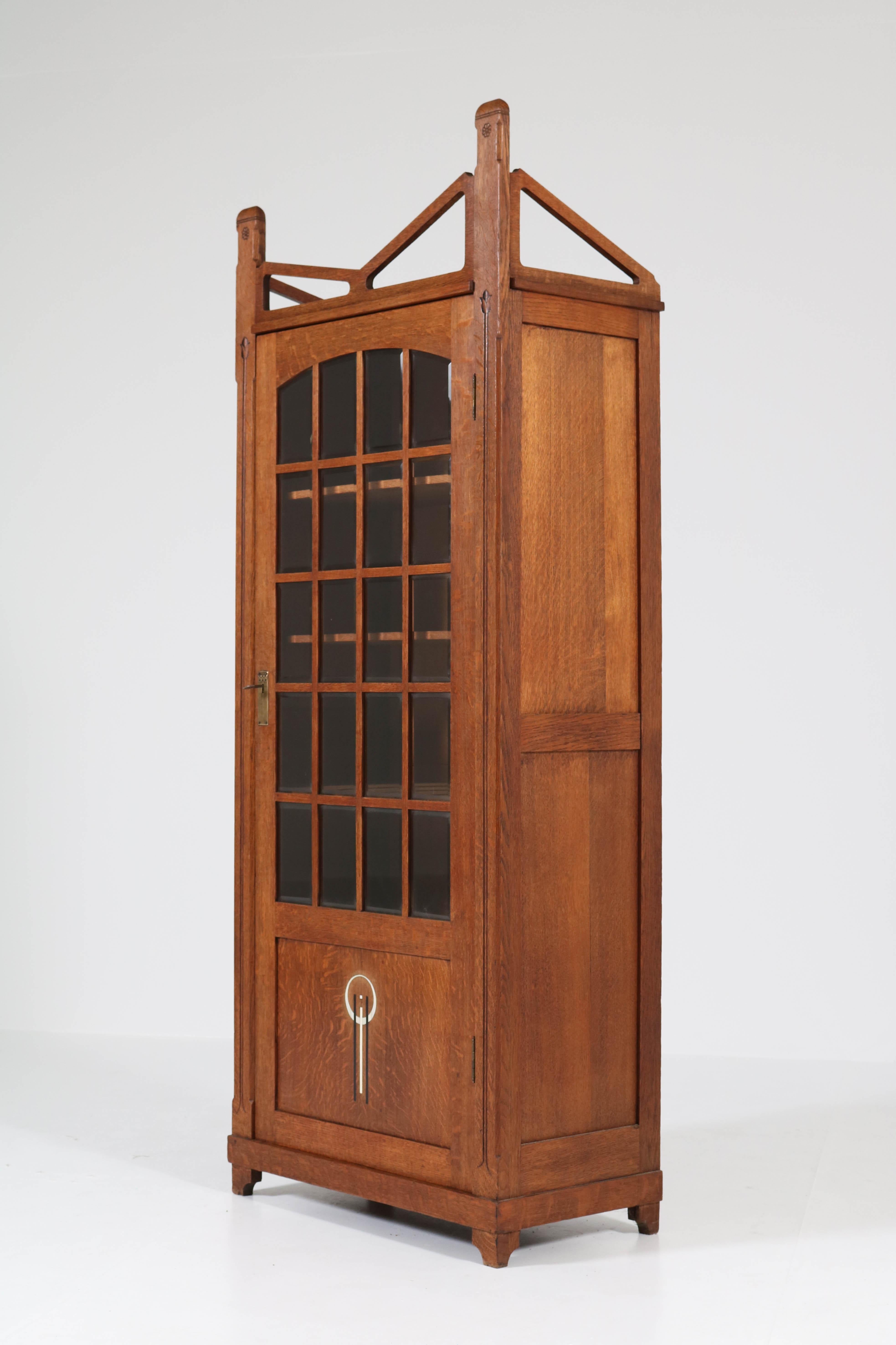 Dutch Oak Art Nouveau Arts & Crafts Bookcase by Prins Culemborg, 1900s (Frühes 20. Jahrhundert)