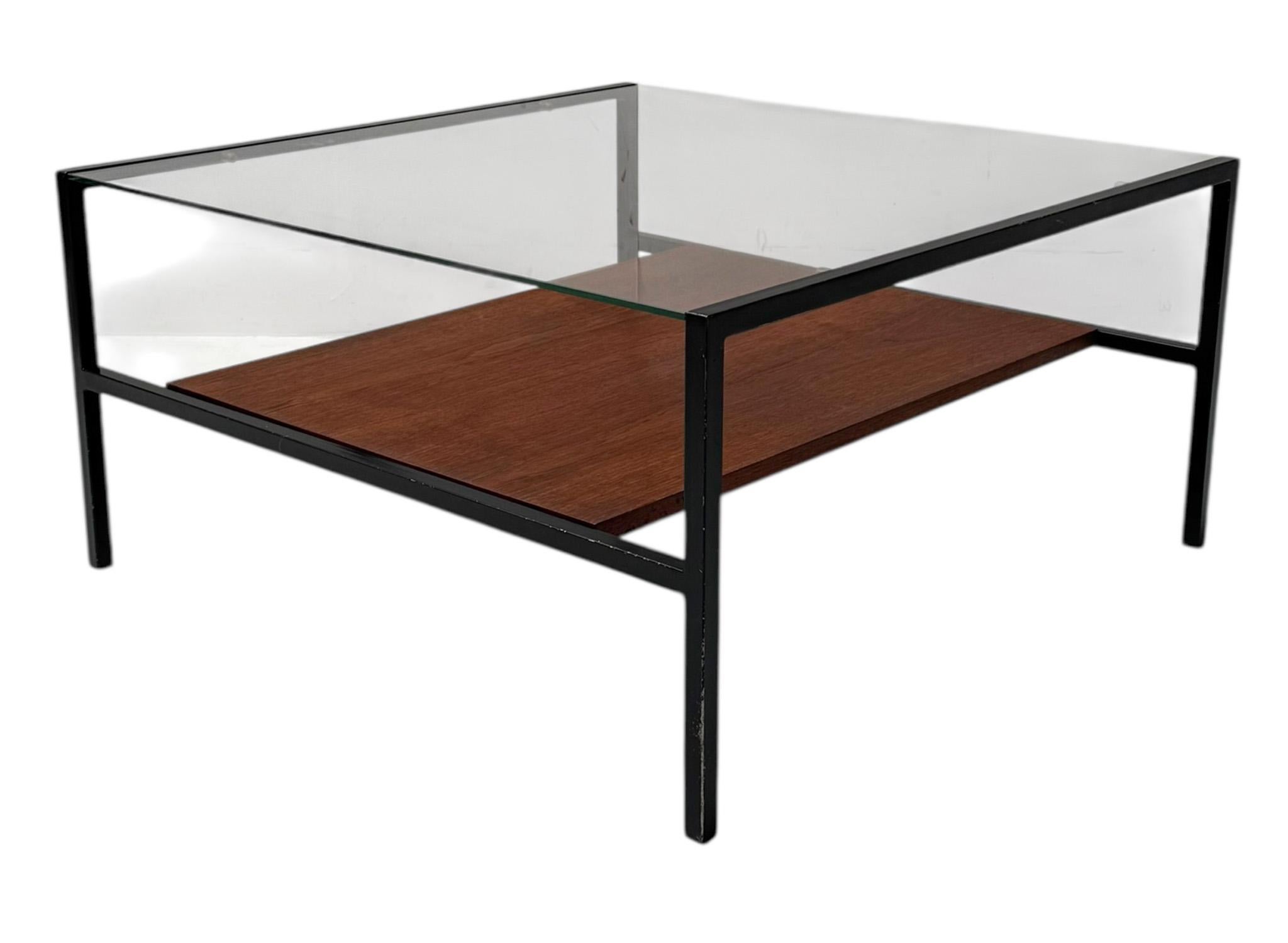 Laqué Table basse moderne du milieu du siècle, style Cees Braakman, avec plateau en verre, années 1950 en vente