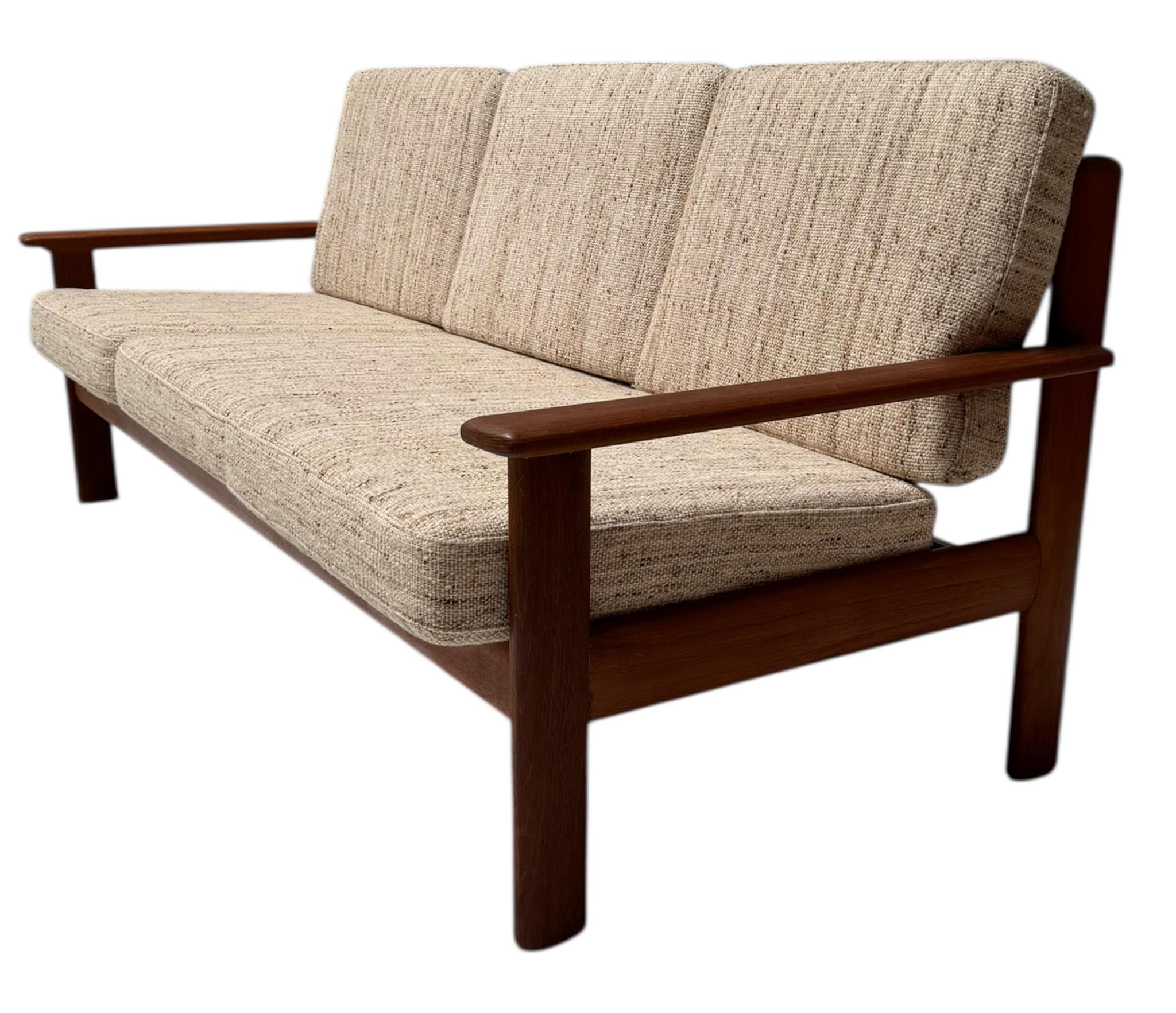 Mid-Century Modern Three-Piece Antimott Sofa by Walter Knoll / Wilhelm Knoll For Sale 1