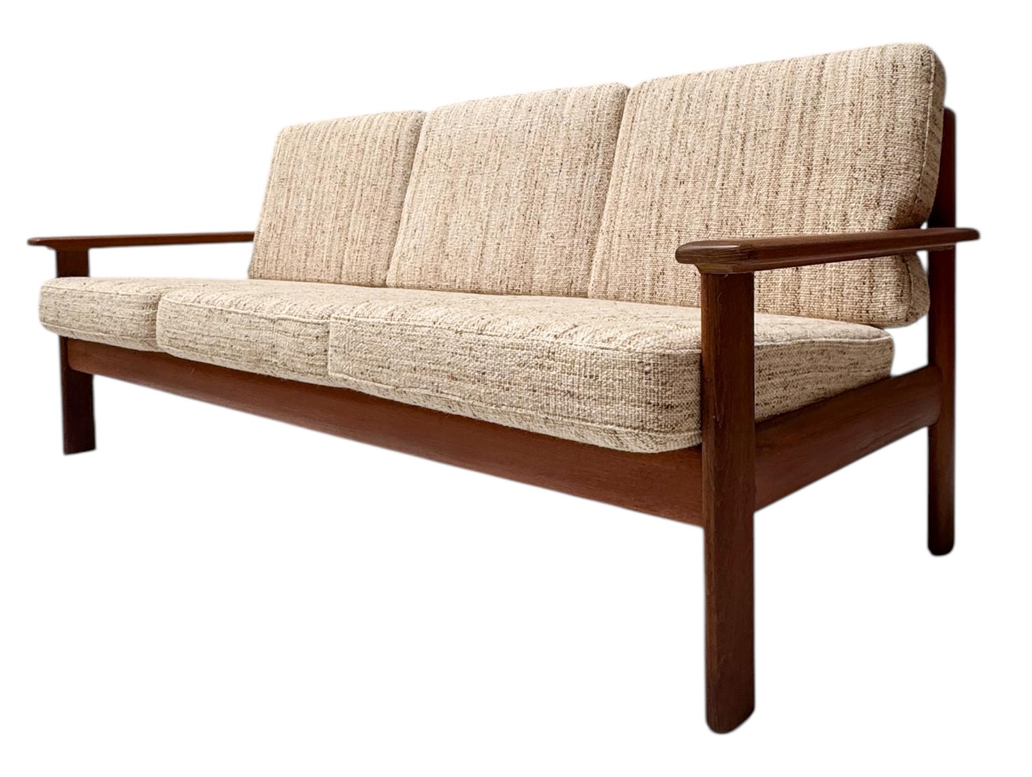 Mid-Century Modern Three-Piece Antimott Sofa by Walter Knoll / Wilhelm Knoll For Sale 3